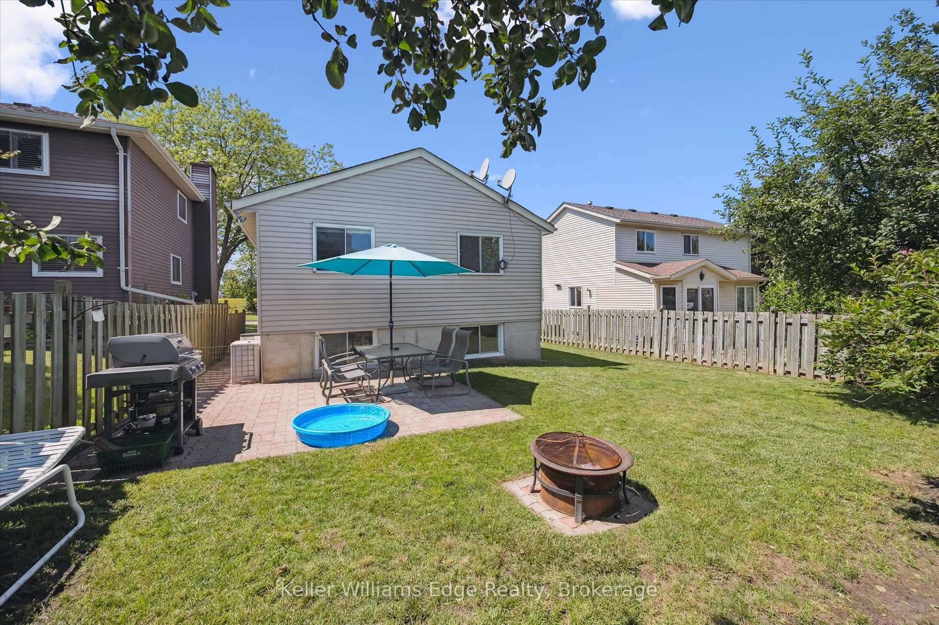 Photo 33 of 35 Parkland Crescent, Kitchener — HOMEH