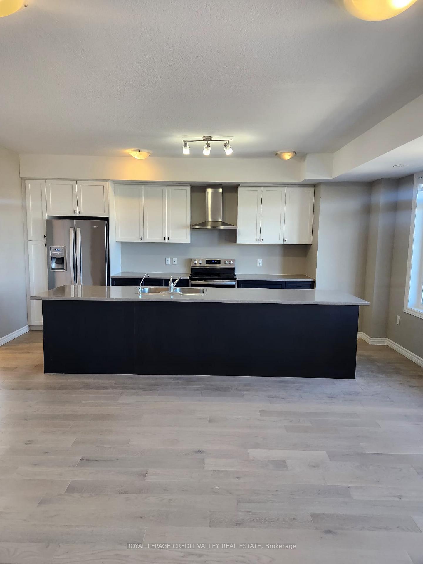Photo 7 of 114 Wheat Lane, Kitchener — HOMEH