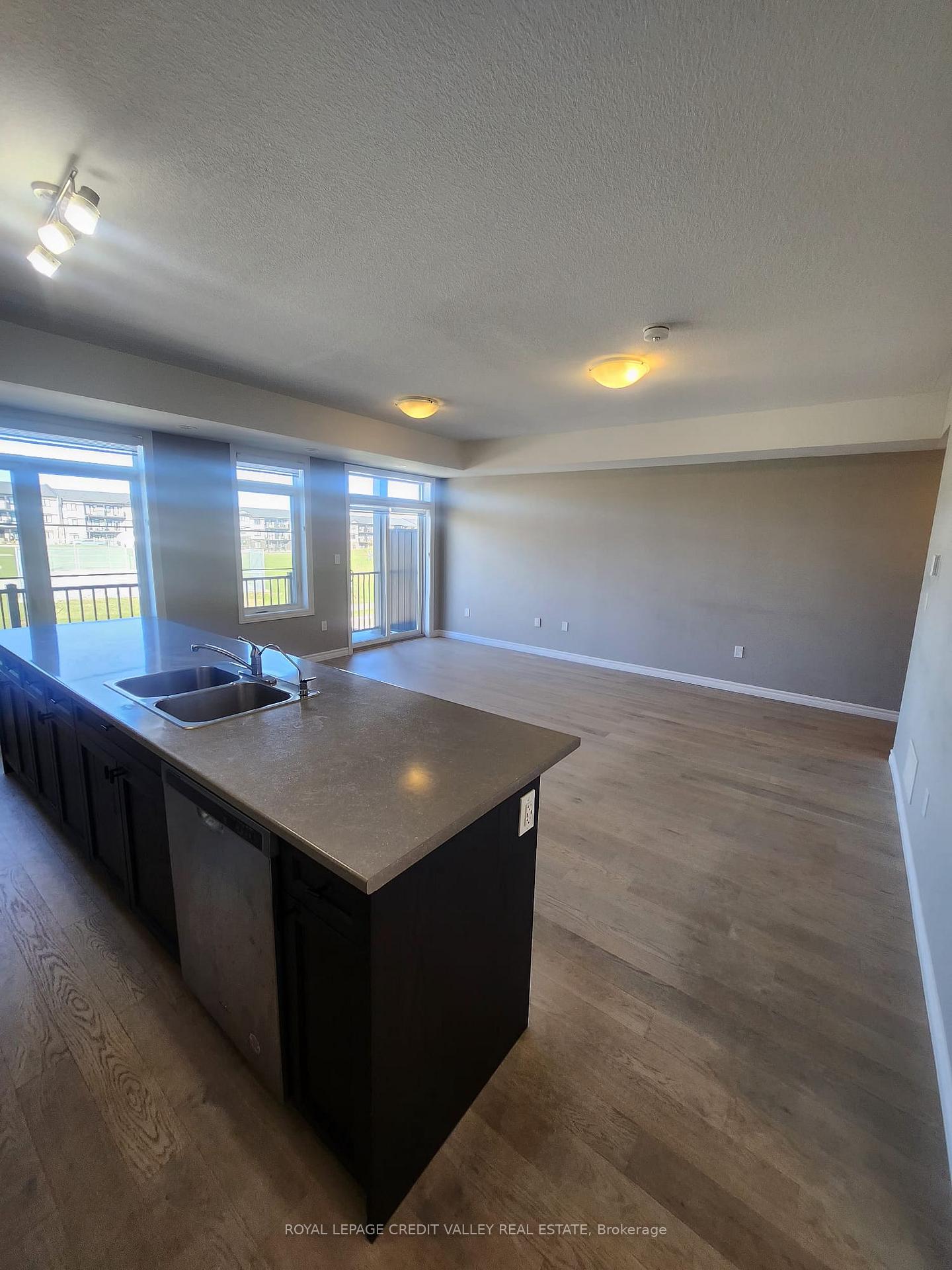 Photo 8 of 114 Wheat Lane, Kitchener — HOMEH