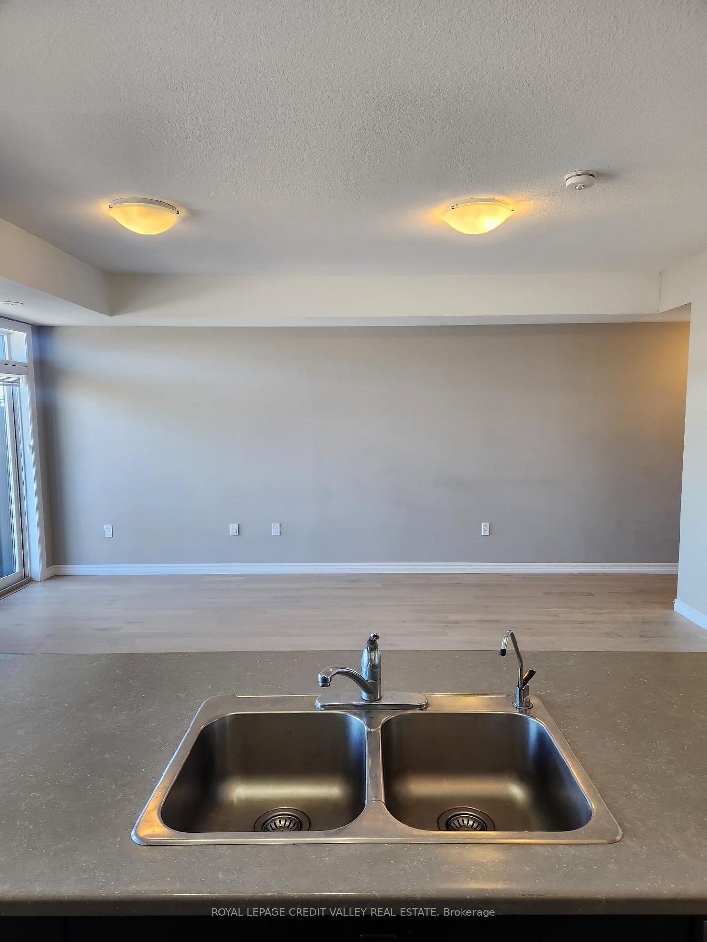 Photo 9 of 114 Wheat Lane, Kitchener — HOMEH