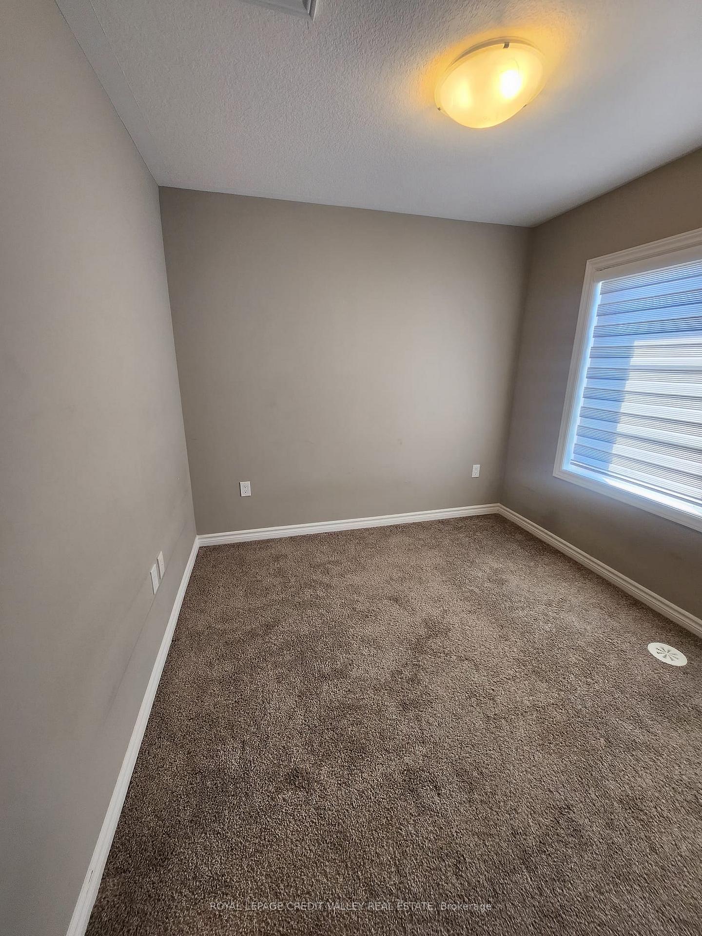 Photo 24 of 114 Wheat Lane, Kitchener — HOMEH