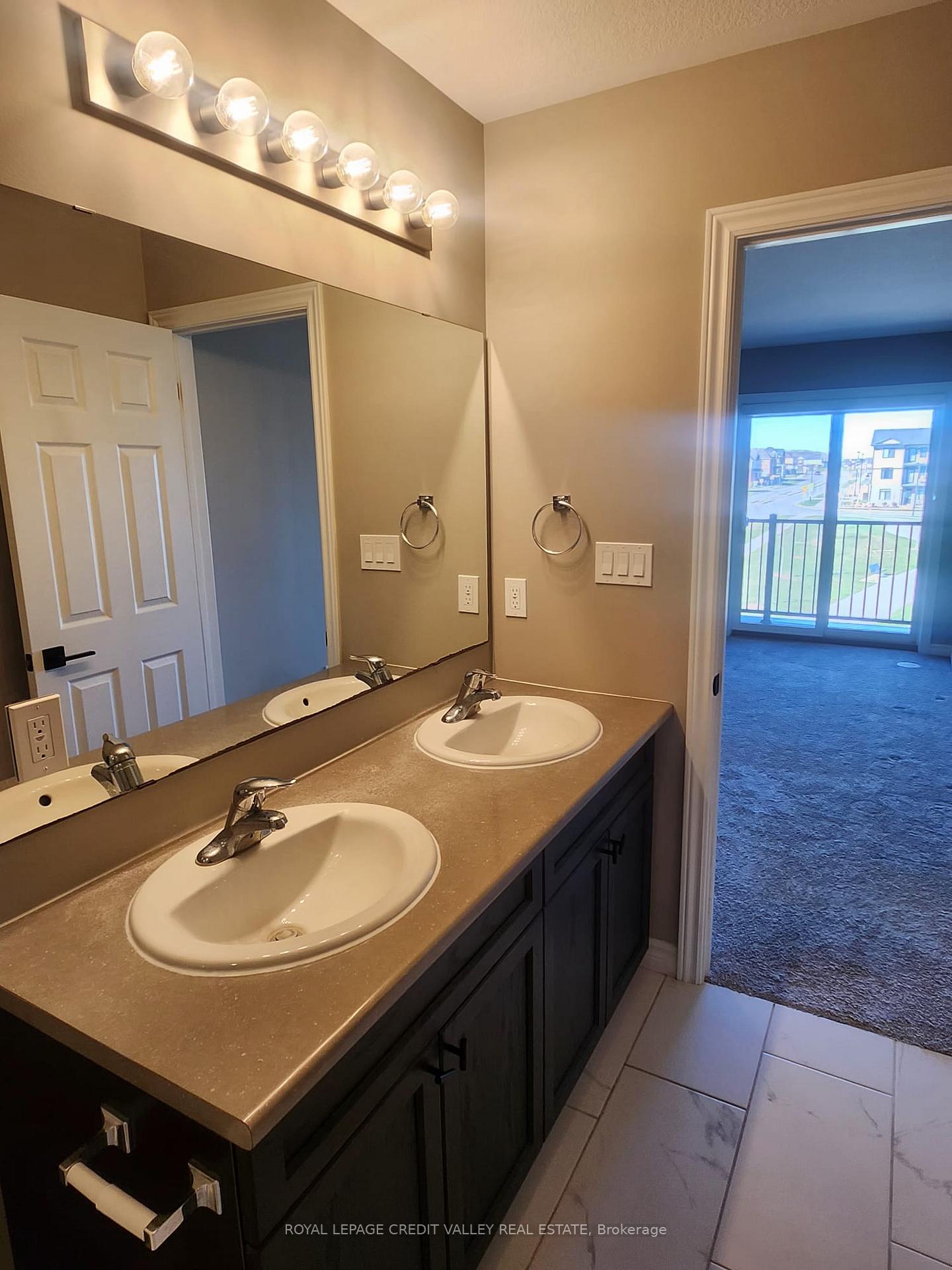 Photo 32 of 114 Wheat Lane, Kitchener — HOMEH