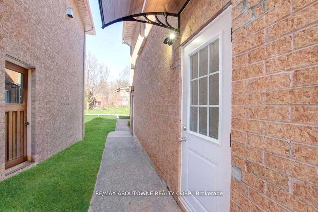 Photo 1 of Unit Lower, 80 Laurendale Avenue, Hamilton, Waterdown — HOMEH