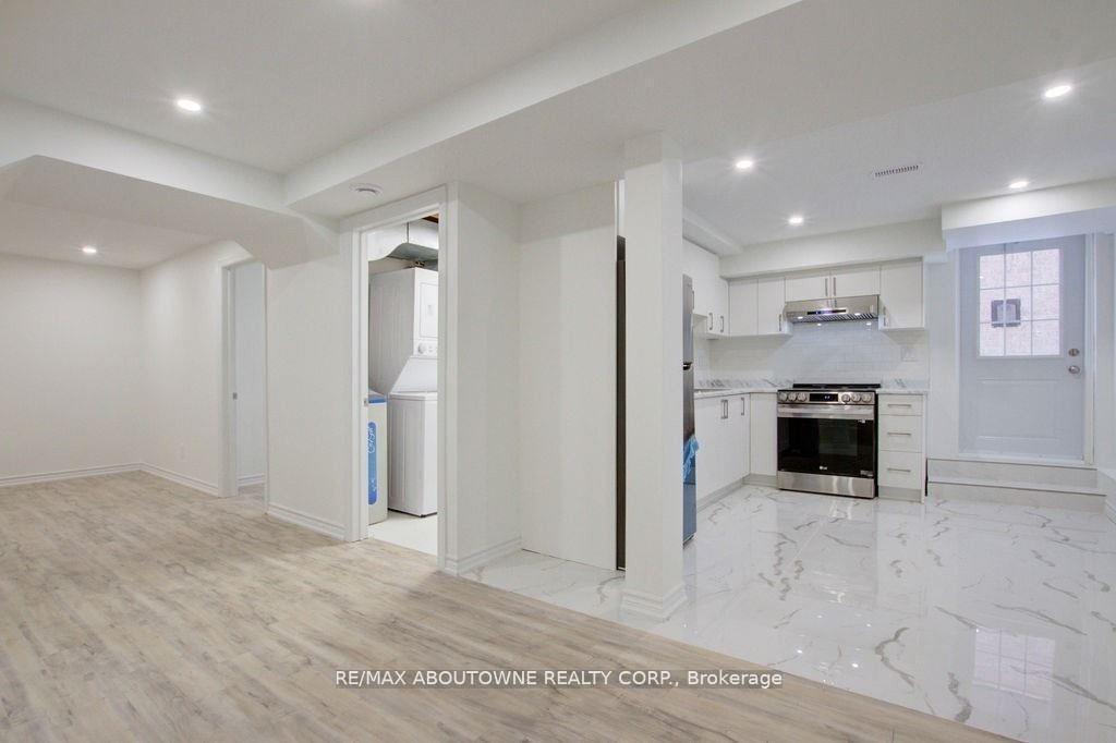 Photo 2 of Unit Lower, 80 Laurendale Avenue, Hamilton, Waterdown — HOMEH