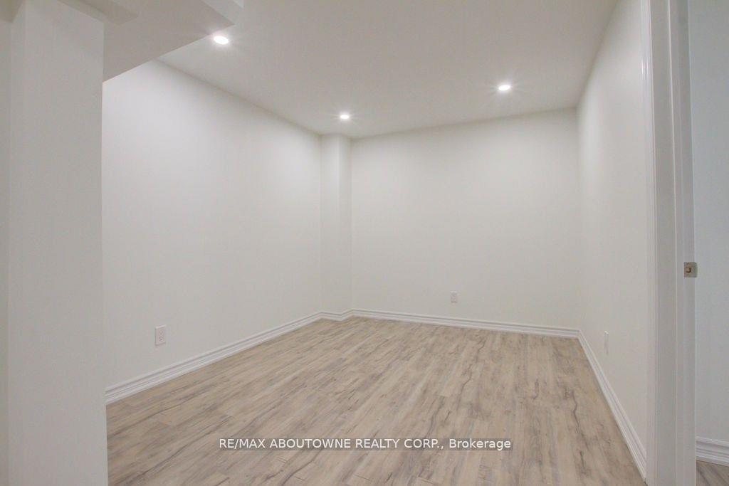 Photo 5 of Unit Lower, 80 Laurendale Avenue, Hamilton, Waterdown — HOMEH