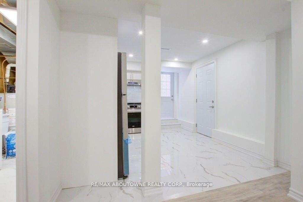 Photo 7 of Unit Lower, 80 Laurendale Avenue, Hamilton, Waterdown — HOMEH