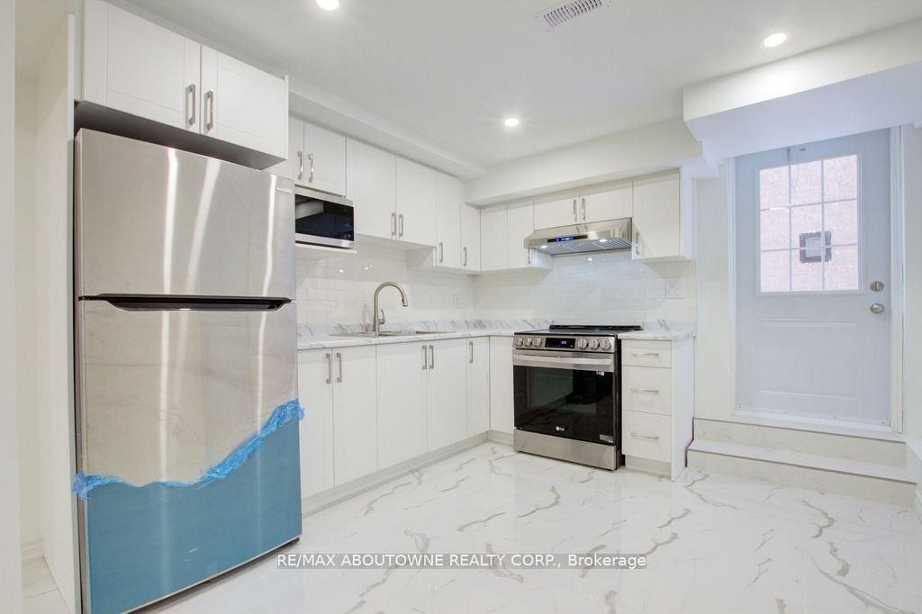 Photo 11 of Unit Lower, 80 Laurendale Avenue, Hamilton, Waterdown — HOMEH