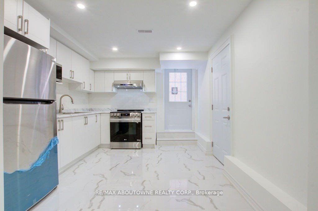 Photo 12 of Unit Lower, 80 Laurendale Avenue, Hamilton, Waterdown — HOMEH