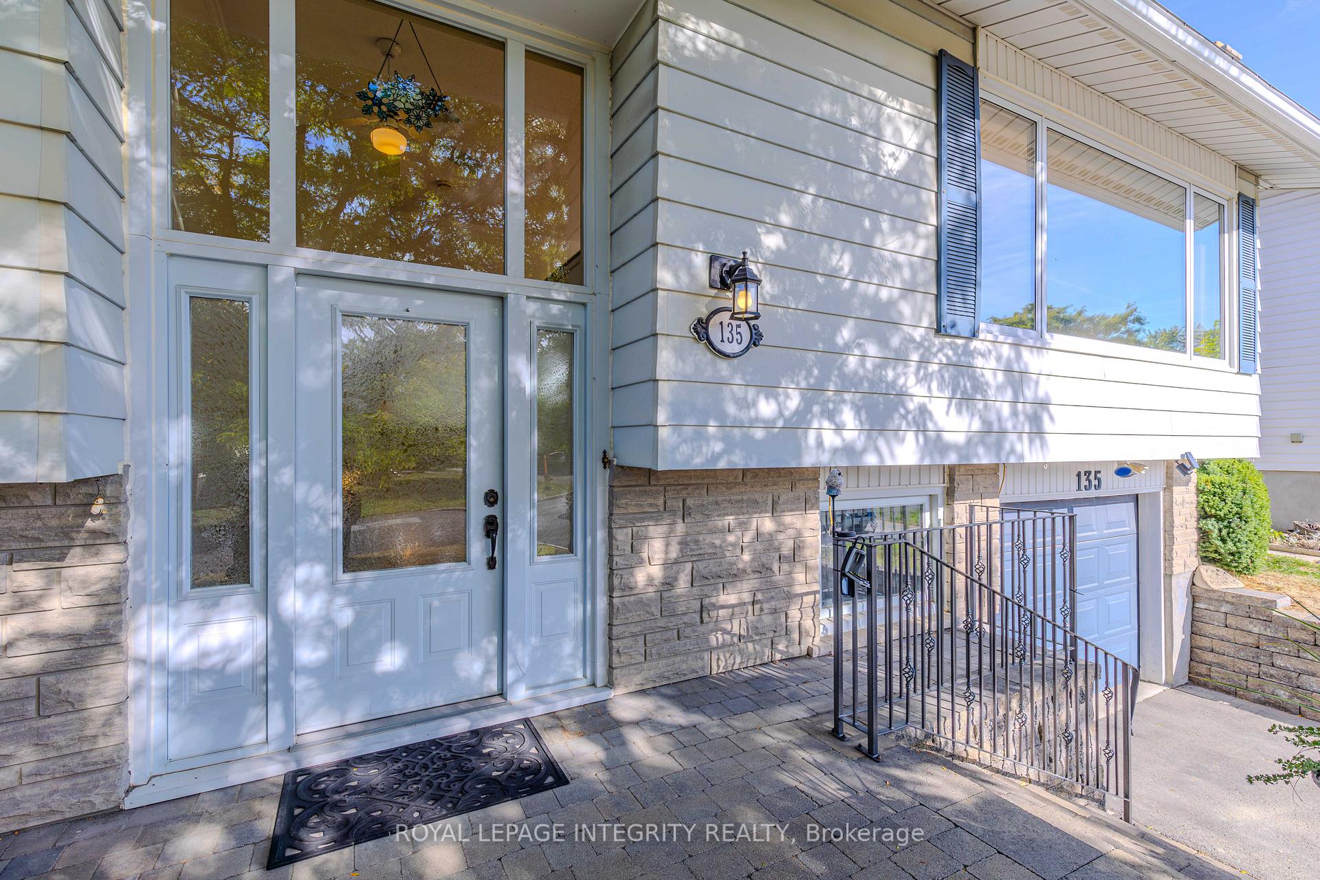 Photo 4 of 135 Desmond Avenue, Ottawa, Kanata - Glencairn/Hazeldean — HOMEH