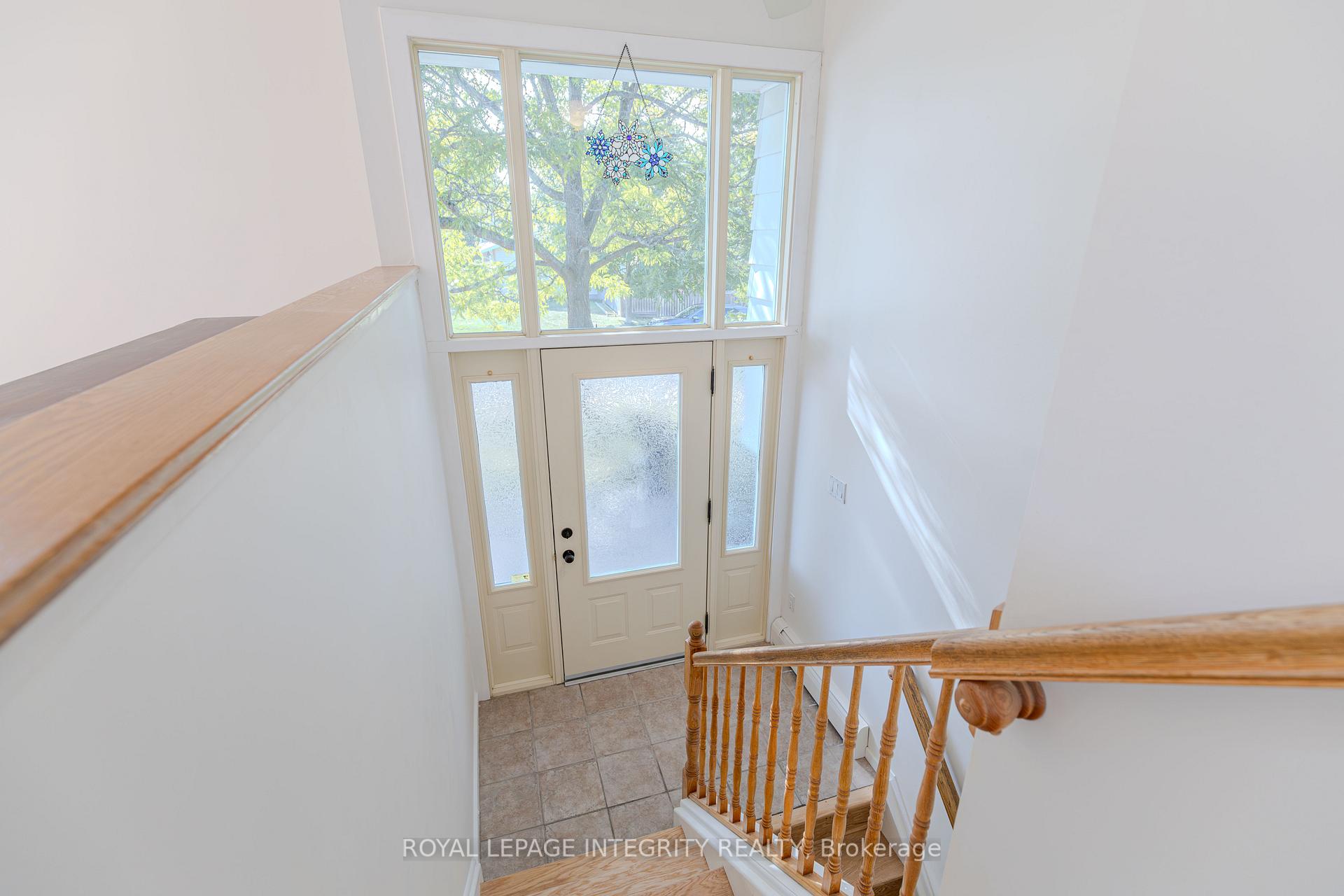 Photo 5 of 135 Desmond Avenue, Ottawa, Kanata - Glencairn/Hazeldean — HOMEH