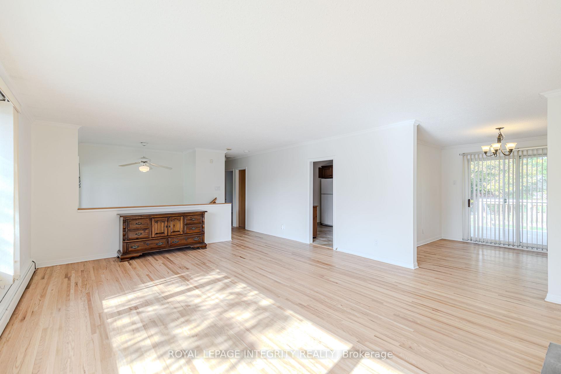 Photo 12 of 135 Desmond Avenue, Ottawa, Kanata - Glencairn/Hazeldean — HOMEH