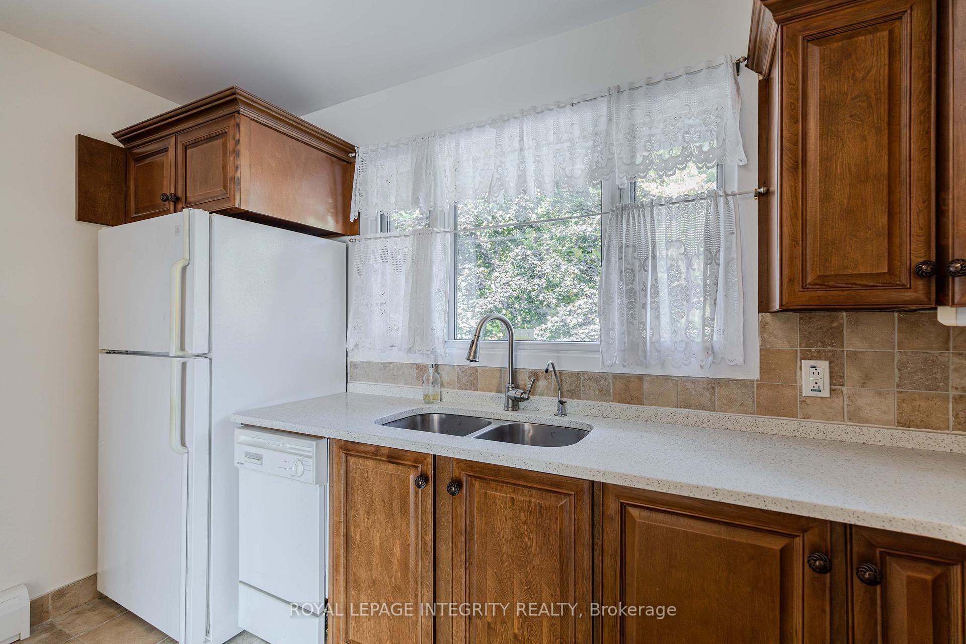 Photo 18 of 135 Desmond Avenue, Ottawa, Kanata - Glencairn/Hazeldean — HOMEH