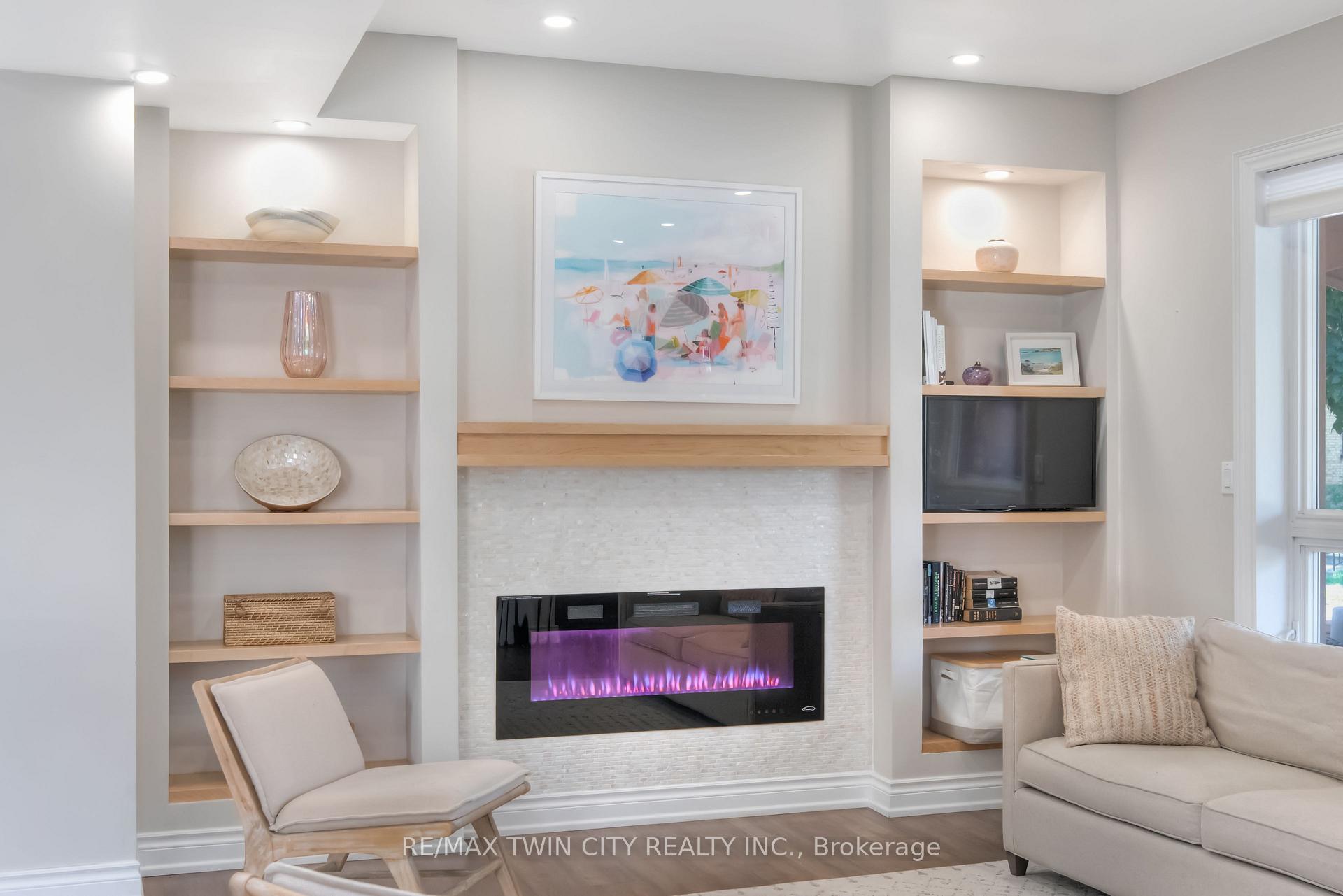 Photo 9 of 48 Theresa Street, Kitchener — HOMEH