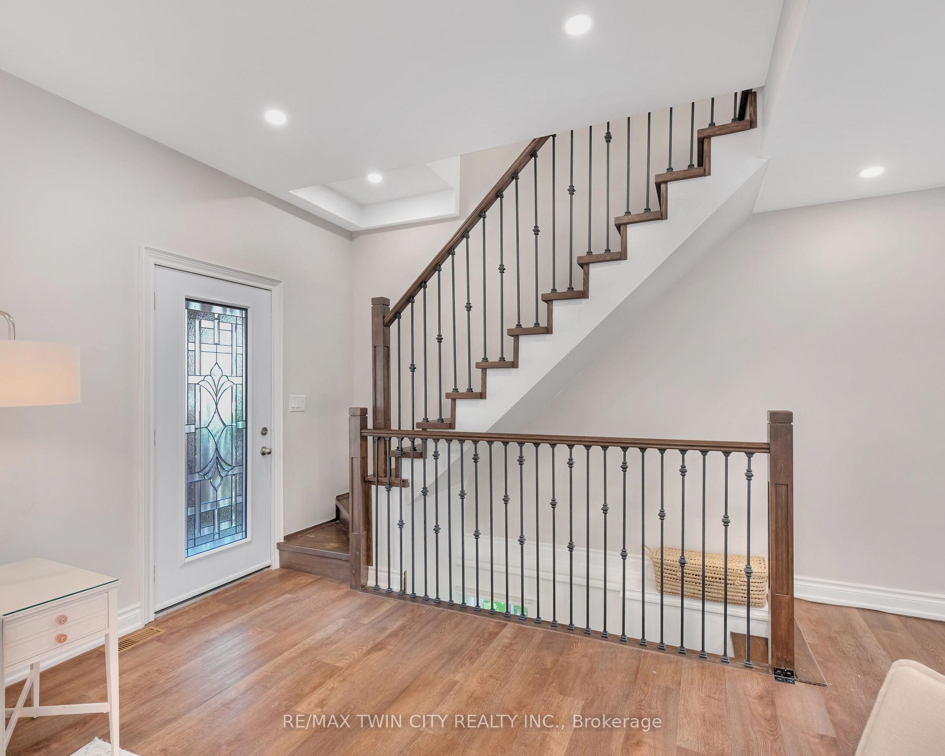 Photo 10 of 48 Theresa Street, Kitchener — HOMEH