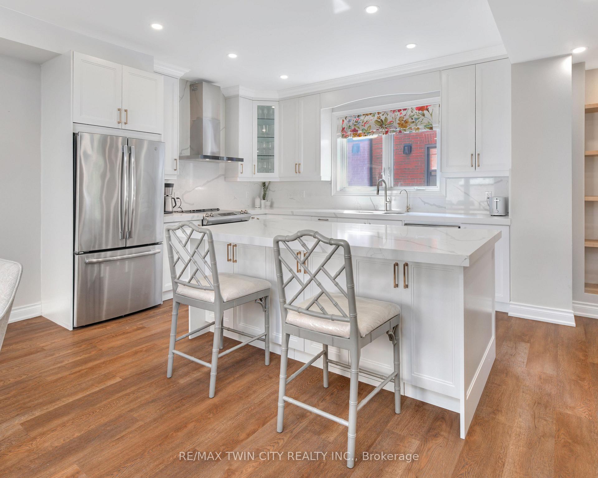Photo 14 of 48 Theresa Street, Kitchener — HOMEH