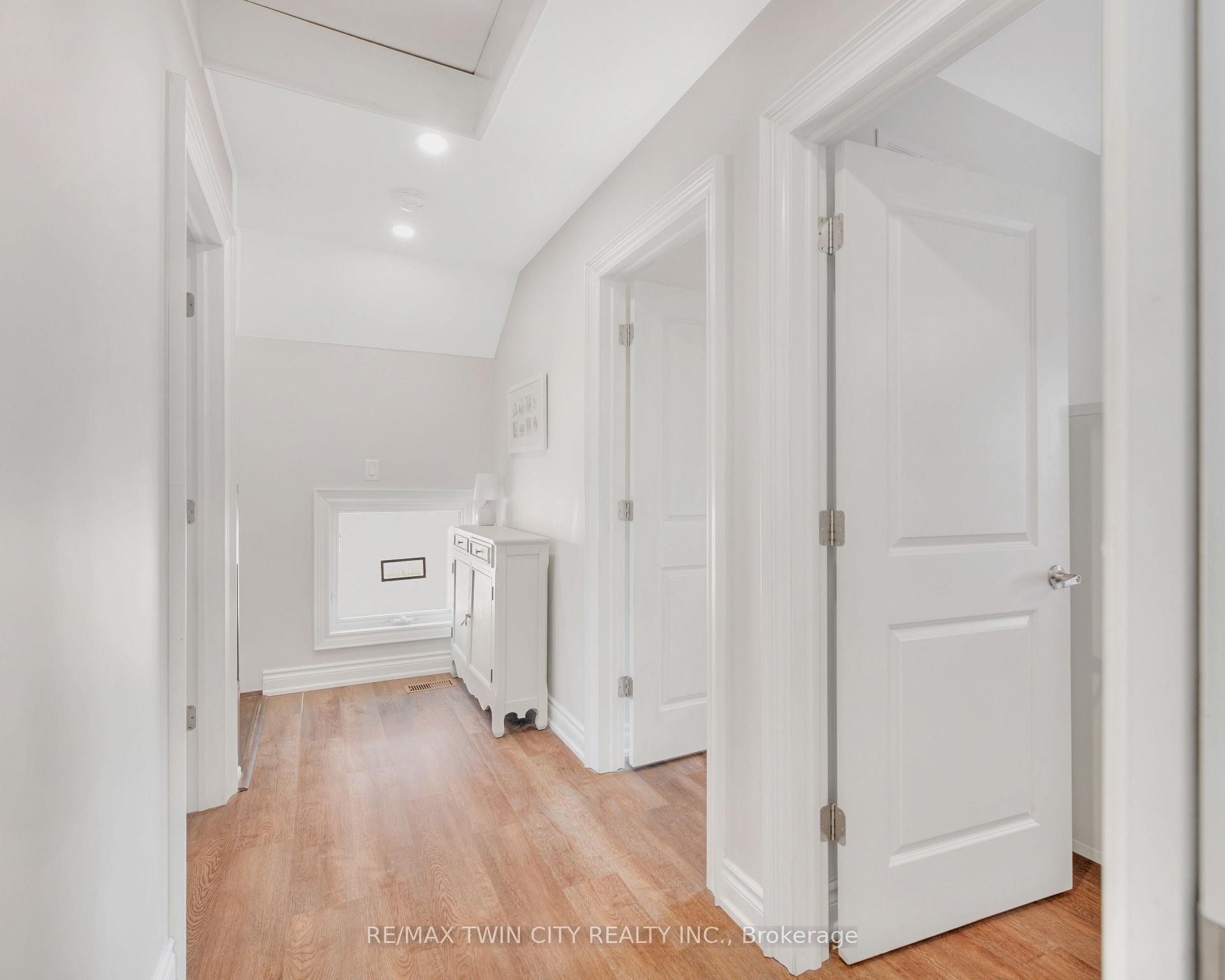 Photo 23 of 48 Theresa Street, Kitchener — HOMEH