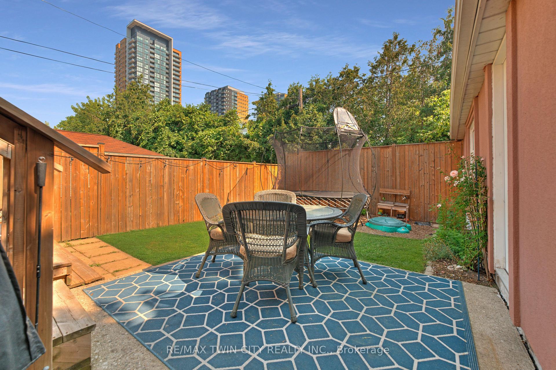 Photo 41 of 48 Theresa Street, Kitchener — HOMEH