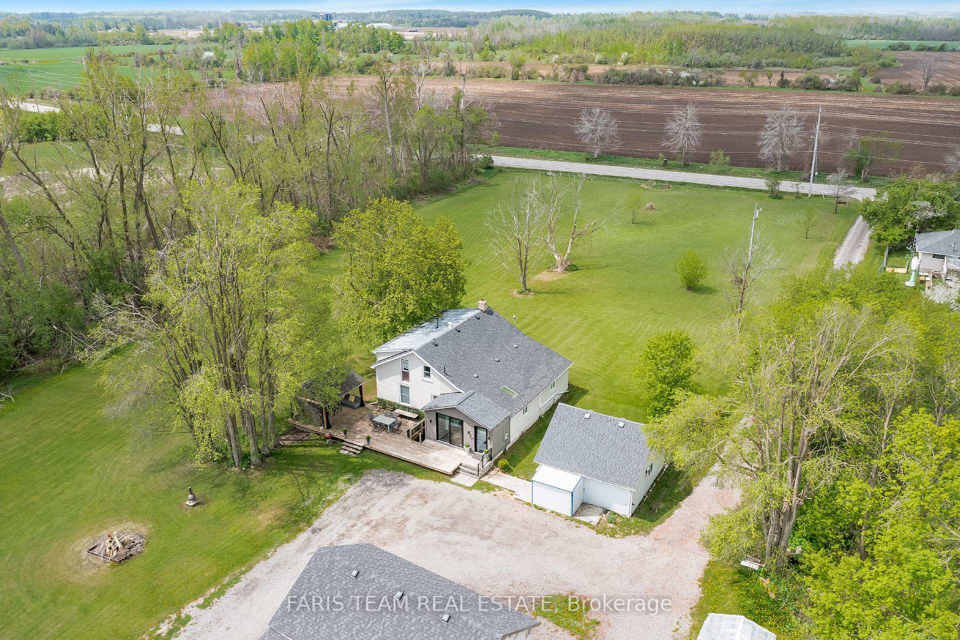 Front of 2351 20th Side Road