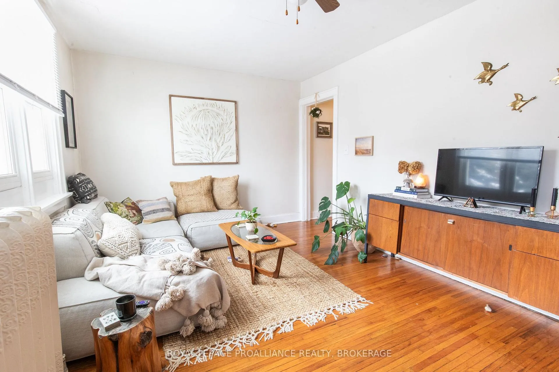 Photo 9 of 512-514 Macdonnell Street, Kingston, East of Sir John A. Blvd — HOMEH