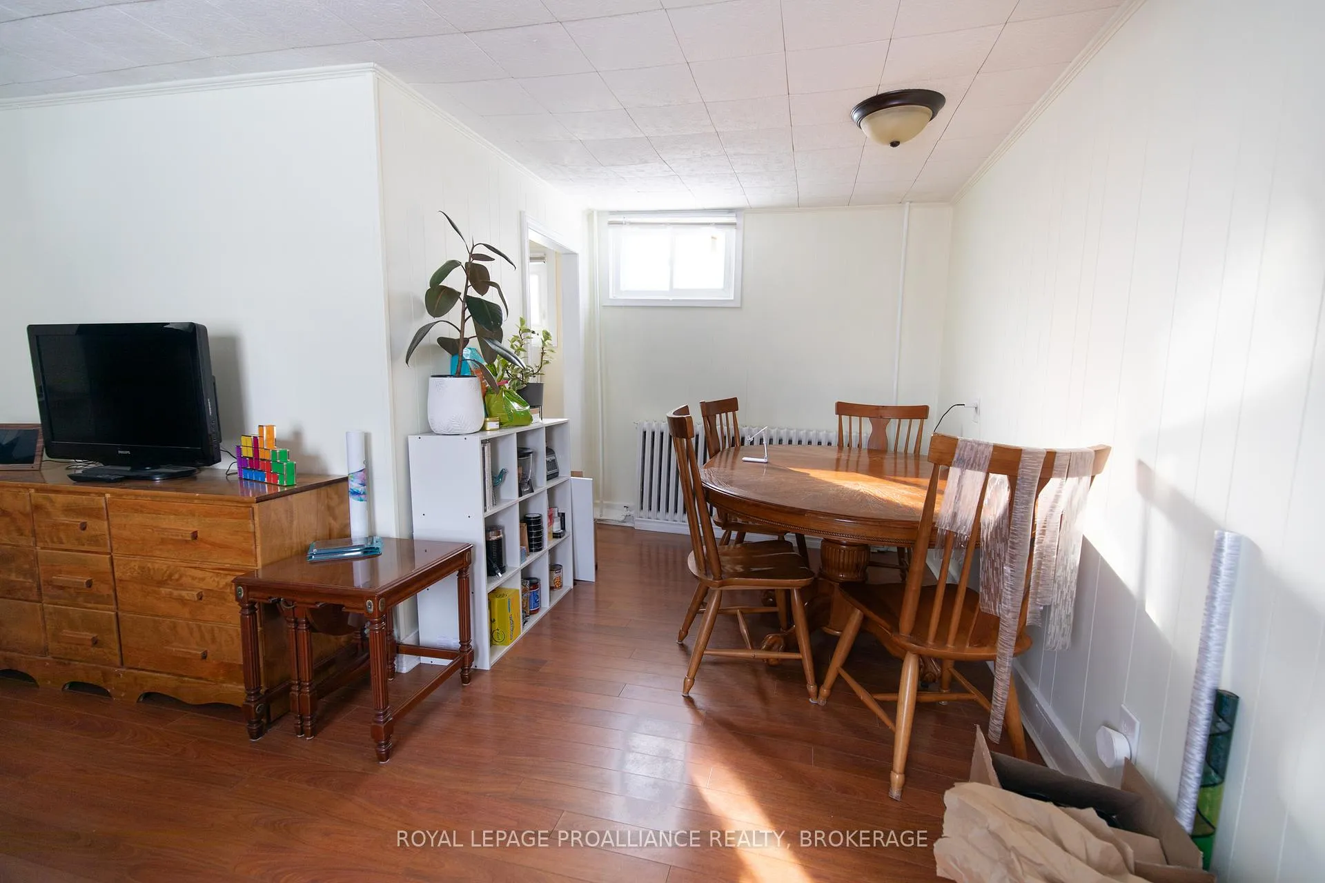 Photo 25 of 512-514 Macdonnell Street, Kingston, East of Sir John A. Blvd — HOMEH