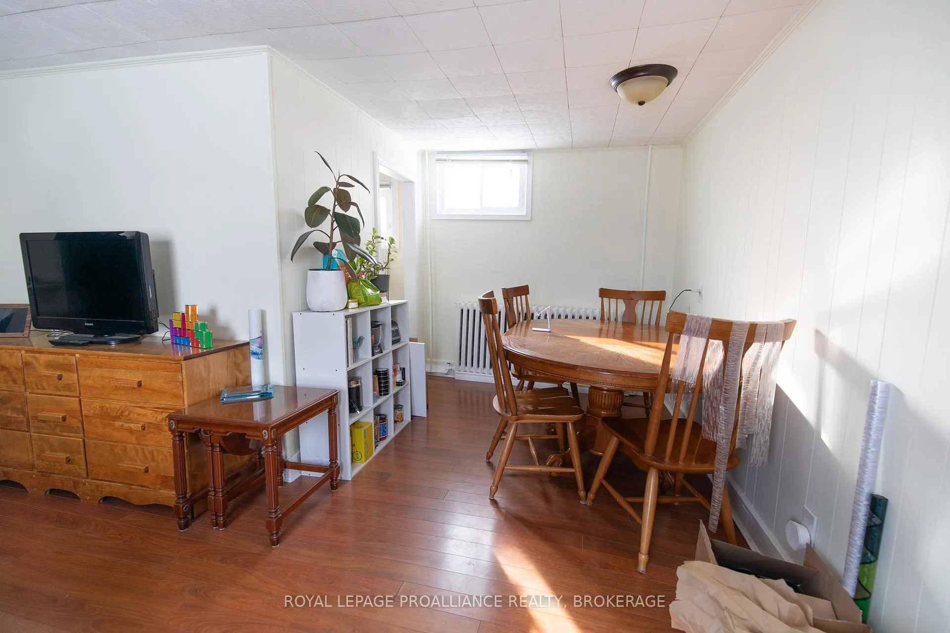 Photo 26 of 512-514 Macdonnell Street, Kingston, East of Sir John A. Blvd — HOMEH