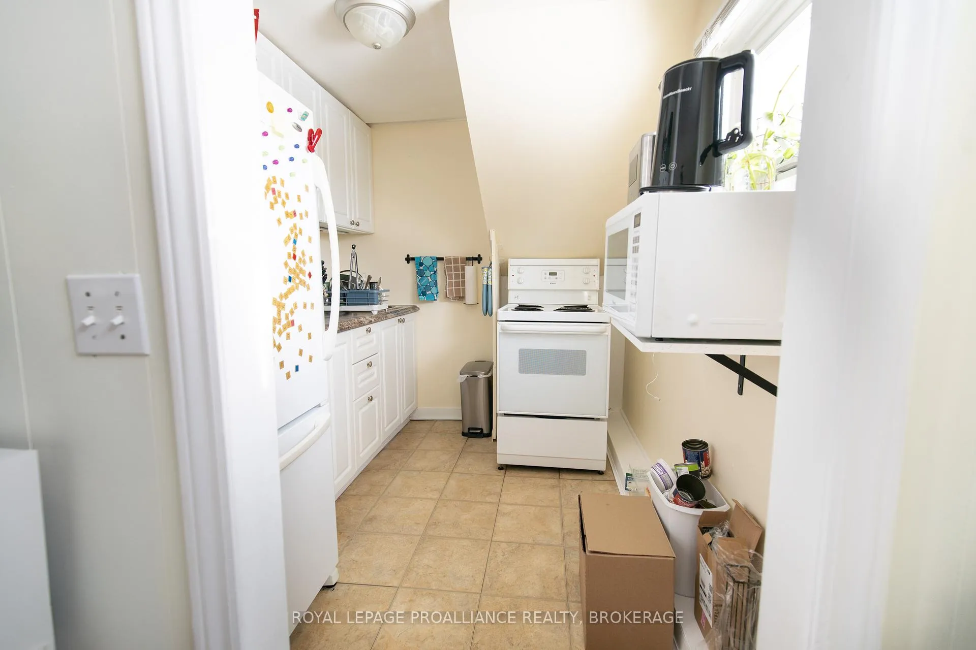 Photo 27 of 512-514 Macdonnell Street, Kingston, East of Sir John A. Blvd — HOMEH