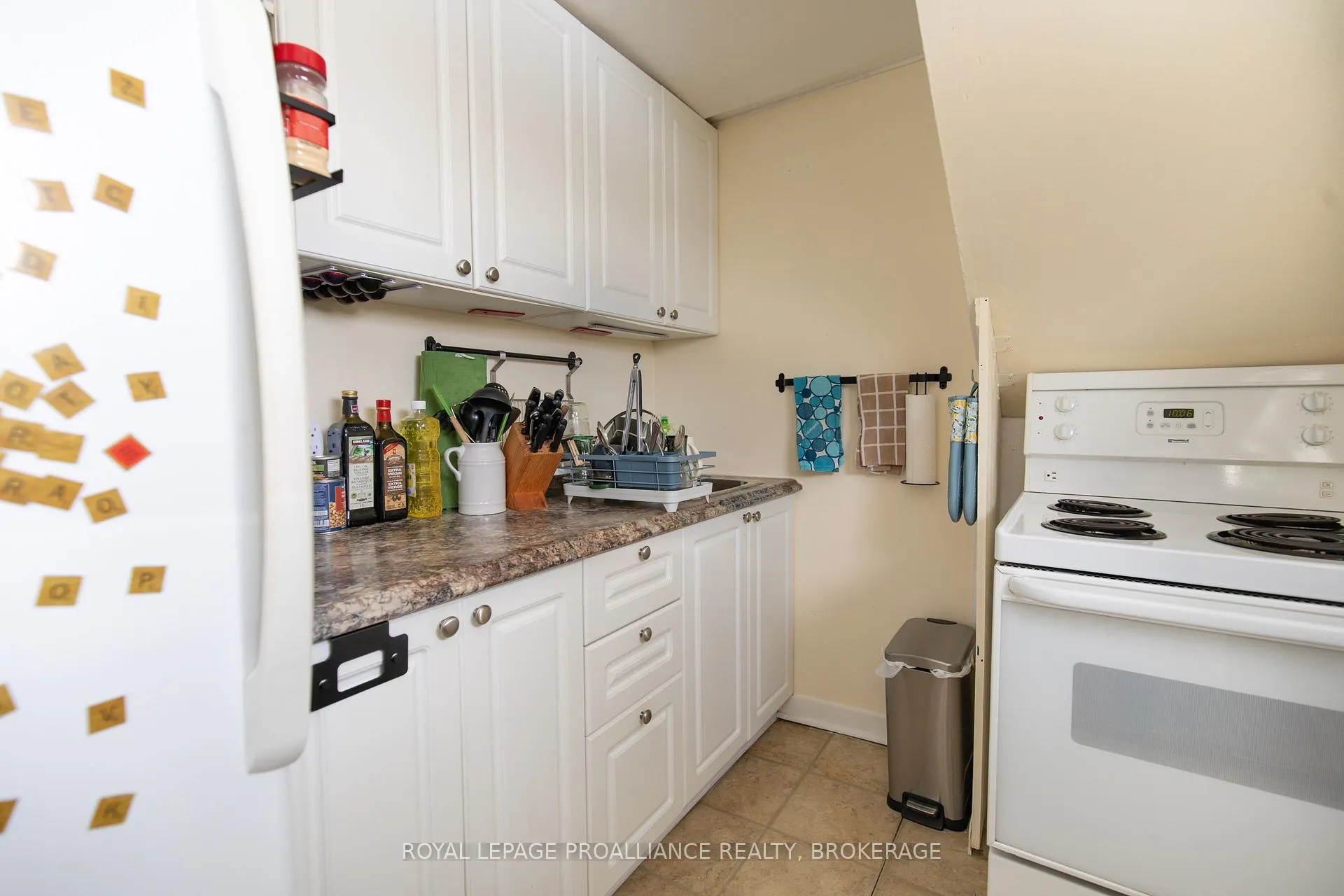 Photo 28 of 512-514 Macdonnell Street, Kingston, East of Sir John A. Blvd — HOMEH