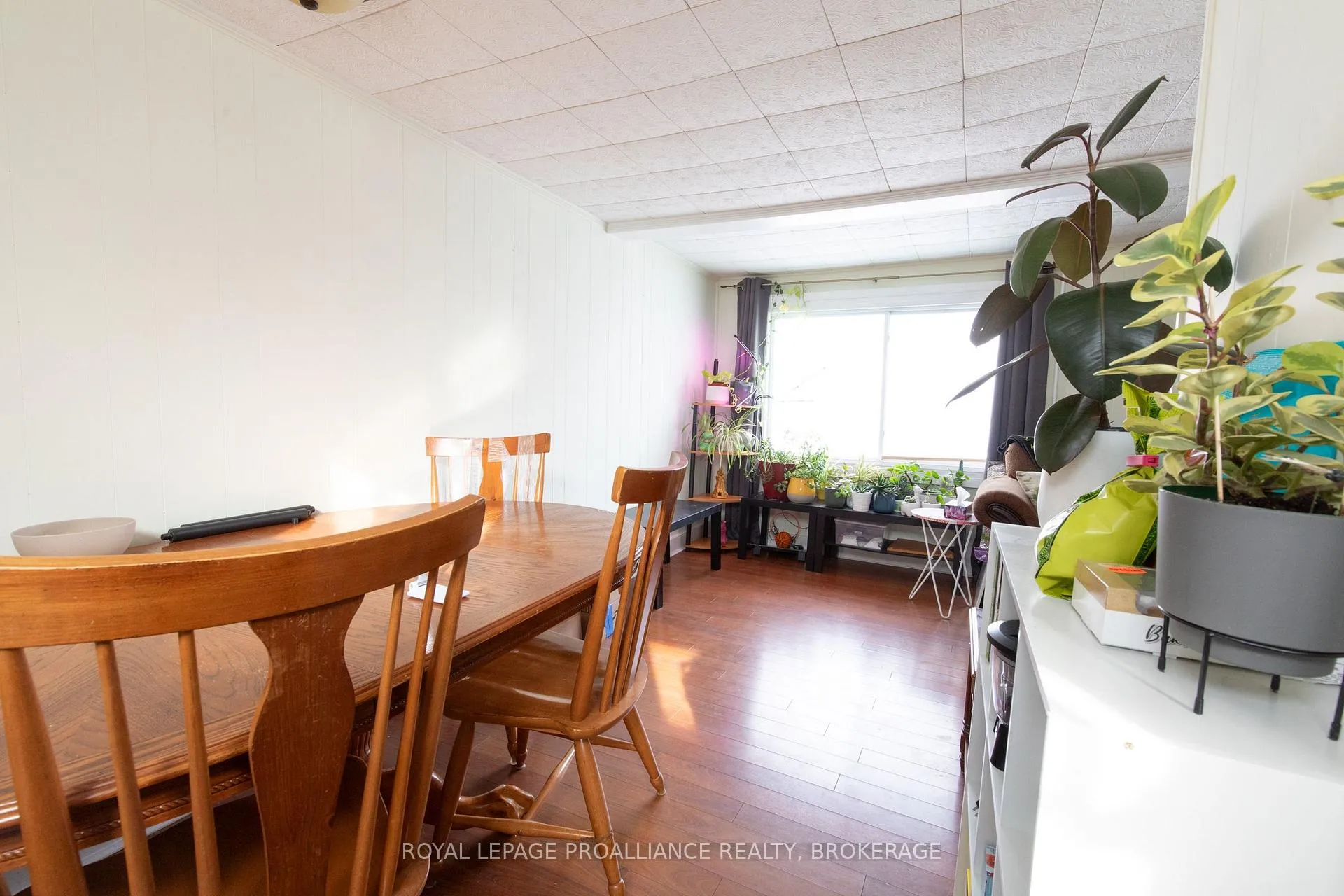 Photo 30 of 512-514 Macdonnell Street, Kingston, East of Sir John A. Blvd — HOMEH