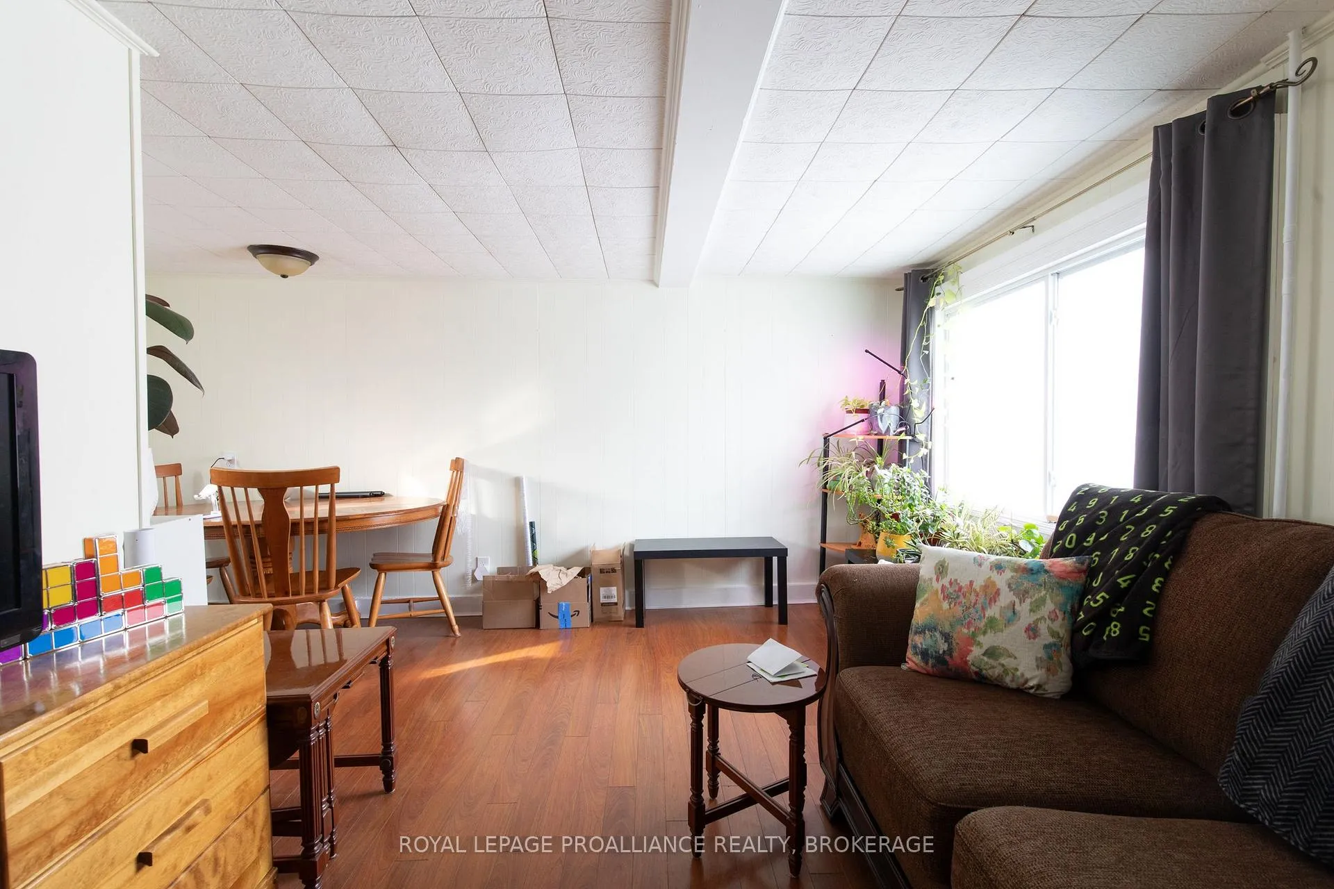 Photo 33 of 512-514 Macdonnell Street, Kingston, East of Sir John A. Blvd — HOMEH