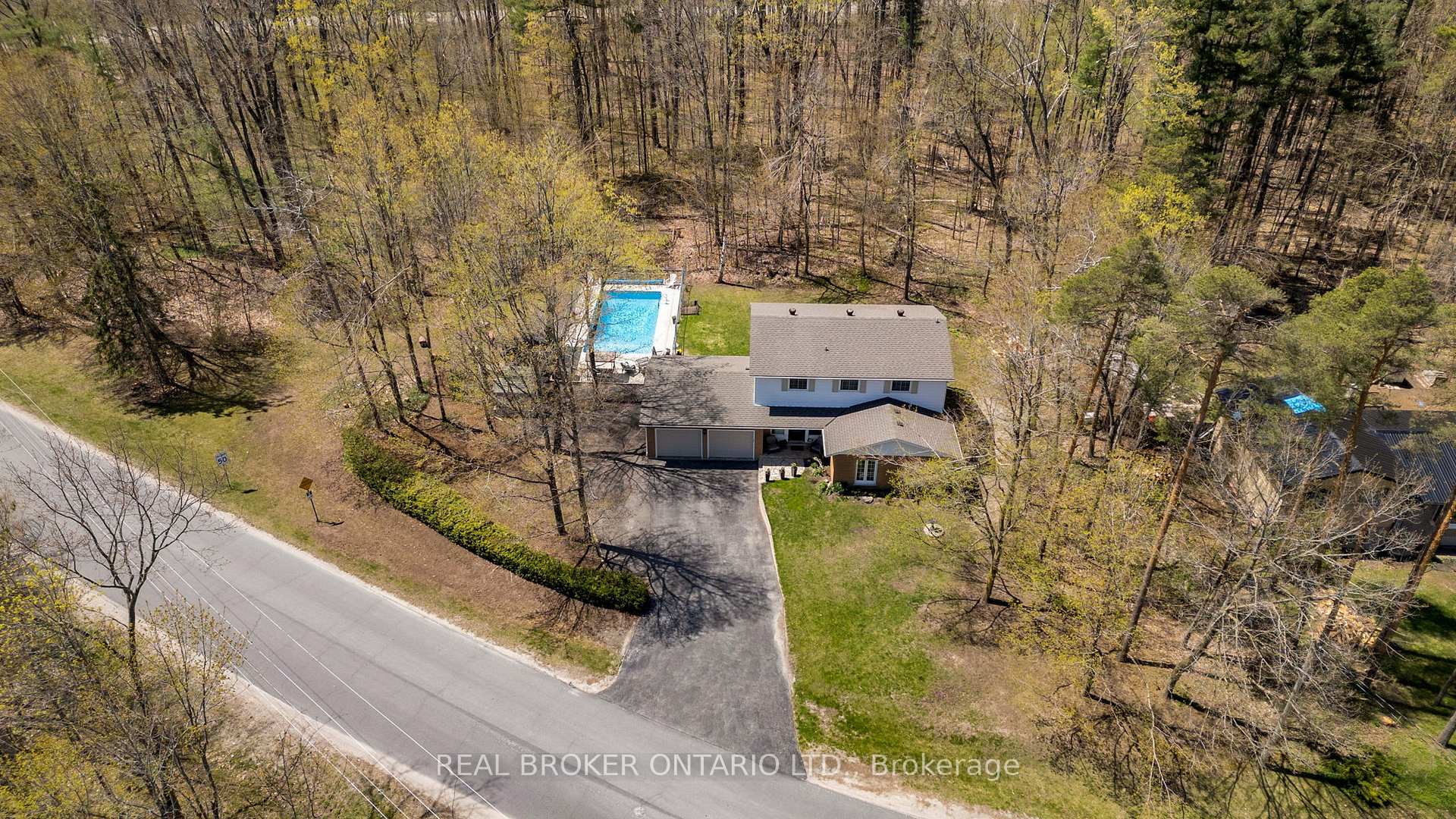 Photo 5 of 3738 Fairway Road, Innisfil, Rural Innisfil — HOMEH