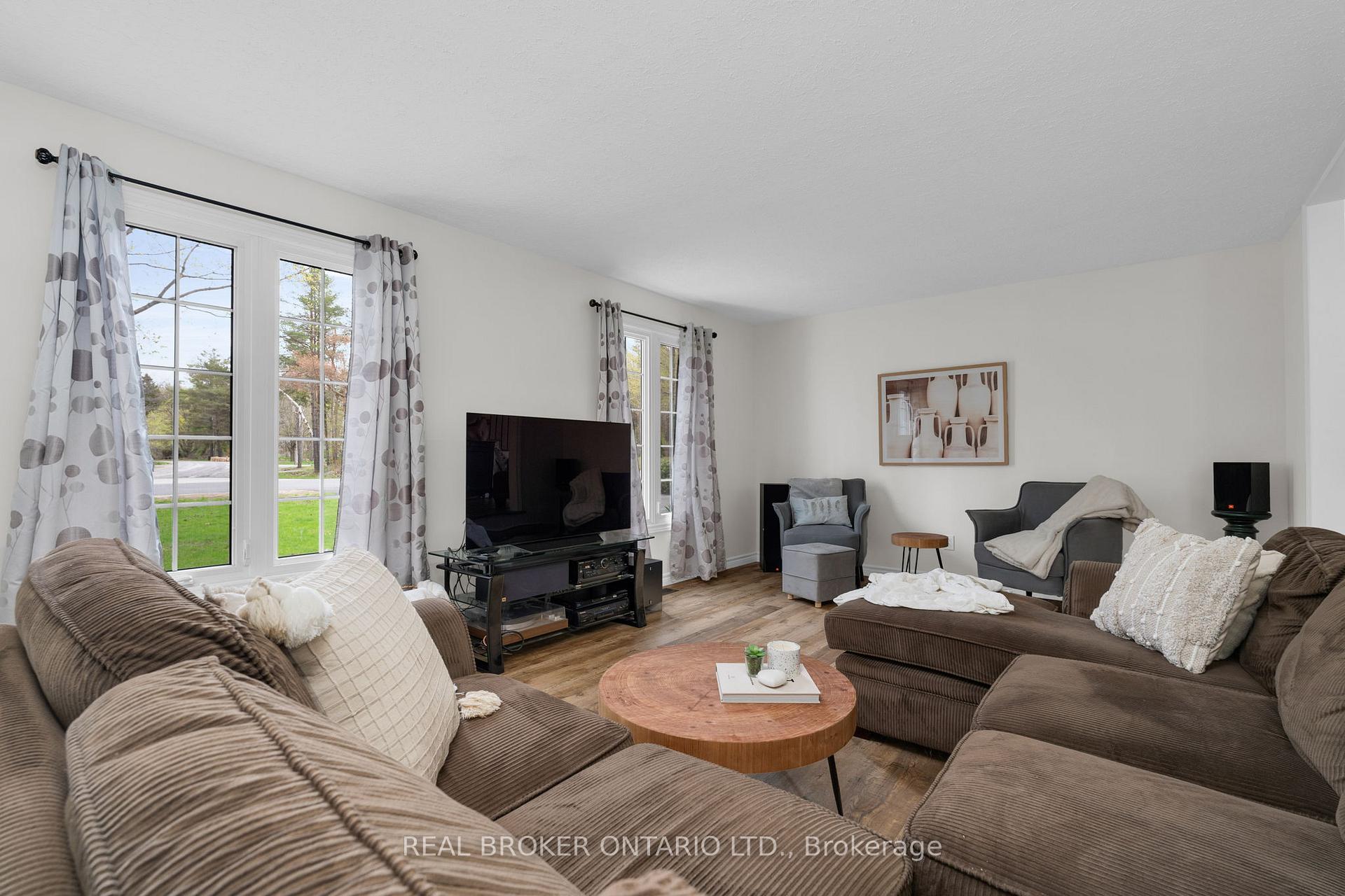 Photo 8 of 3738 Fairway Road, Innisfil, Rural Innisfil — HOMEH