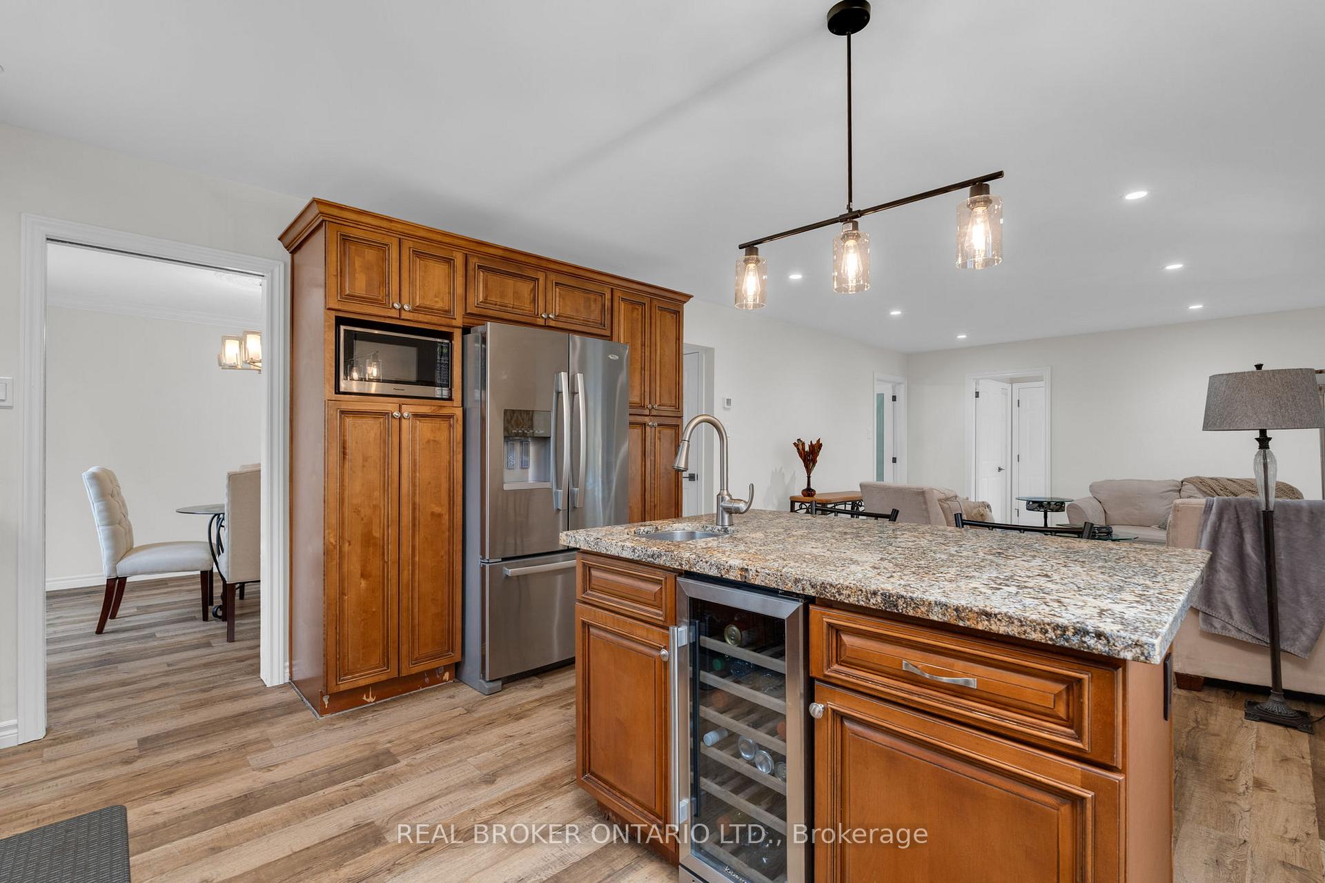 Photo 12 of 3738 Fairway Road, Innisfil, Rural Innisfil — HOMEH