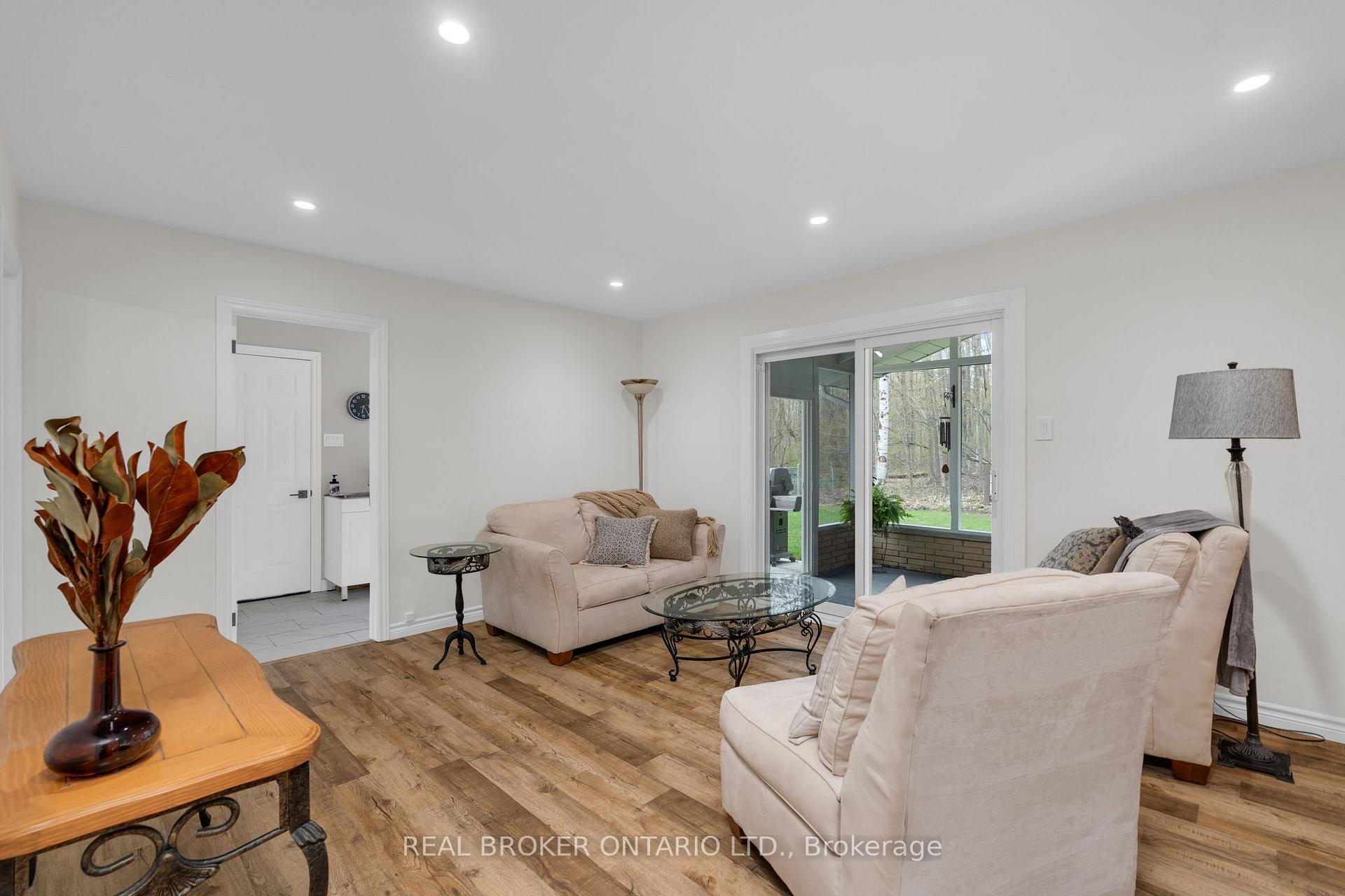 Photo 16 of 3738 Fairway Road, Innisfil, Rural Innisfil — HOMEH