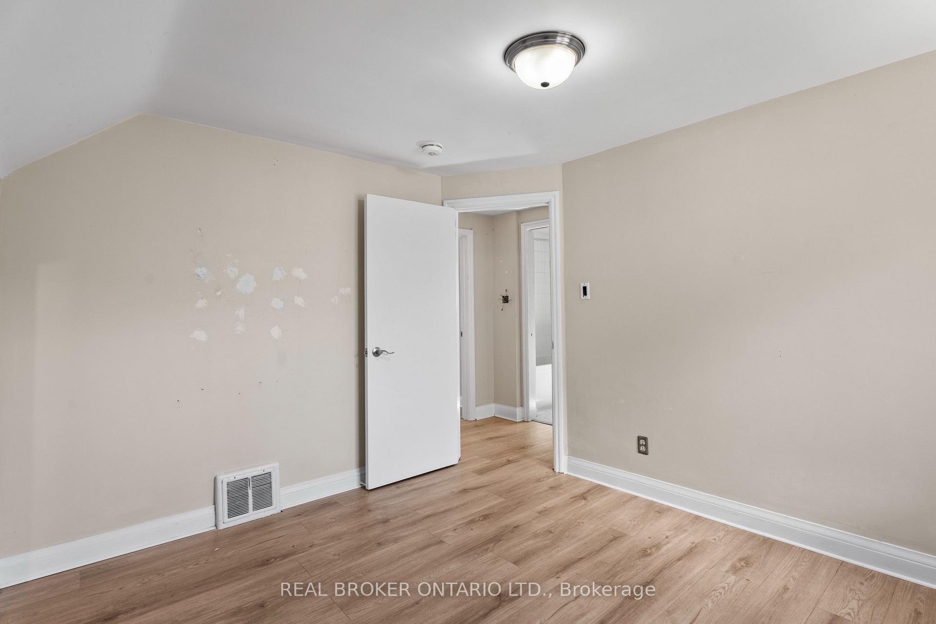 Photo 23 of 55 Birch Avenue, Kitchener — HOMEH