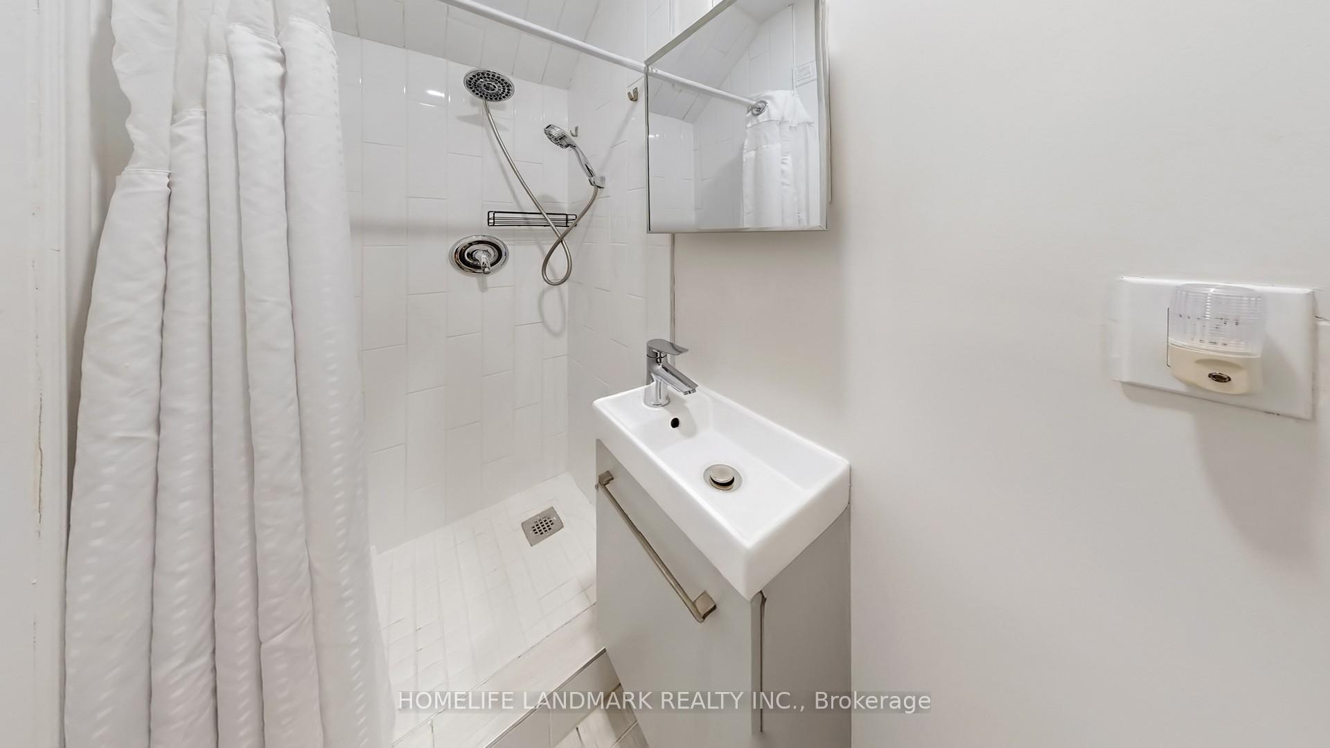 Photo 21 of 44 Robert Joffre Leet Avenue, Markham, Cornell — HOMEH