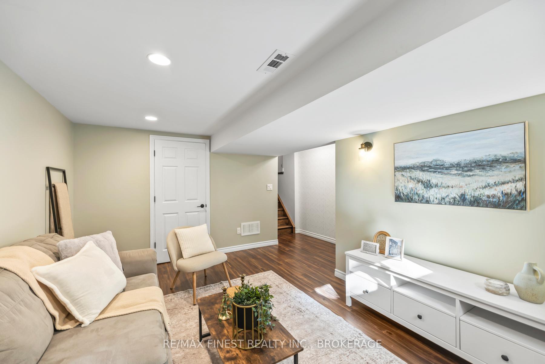 Photo 39 of 9 Beagle Court, Kingston, North of Taylor-Kidd Blvd — HOMEH