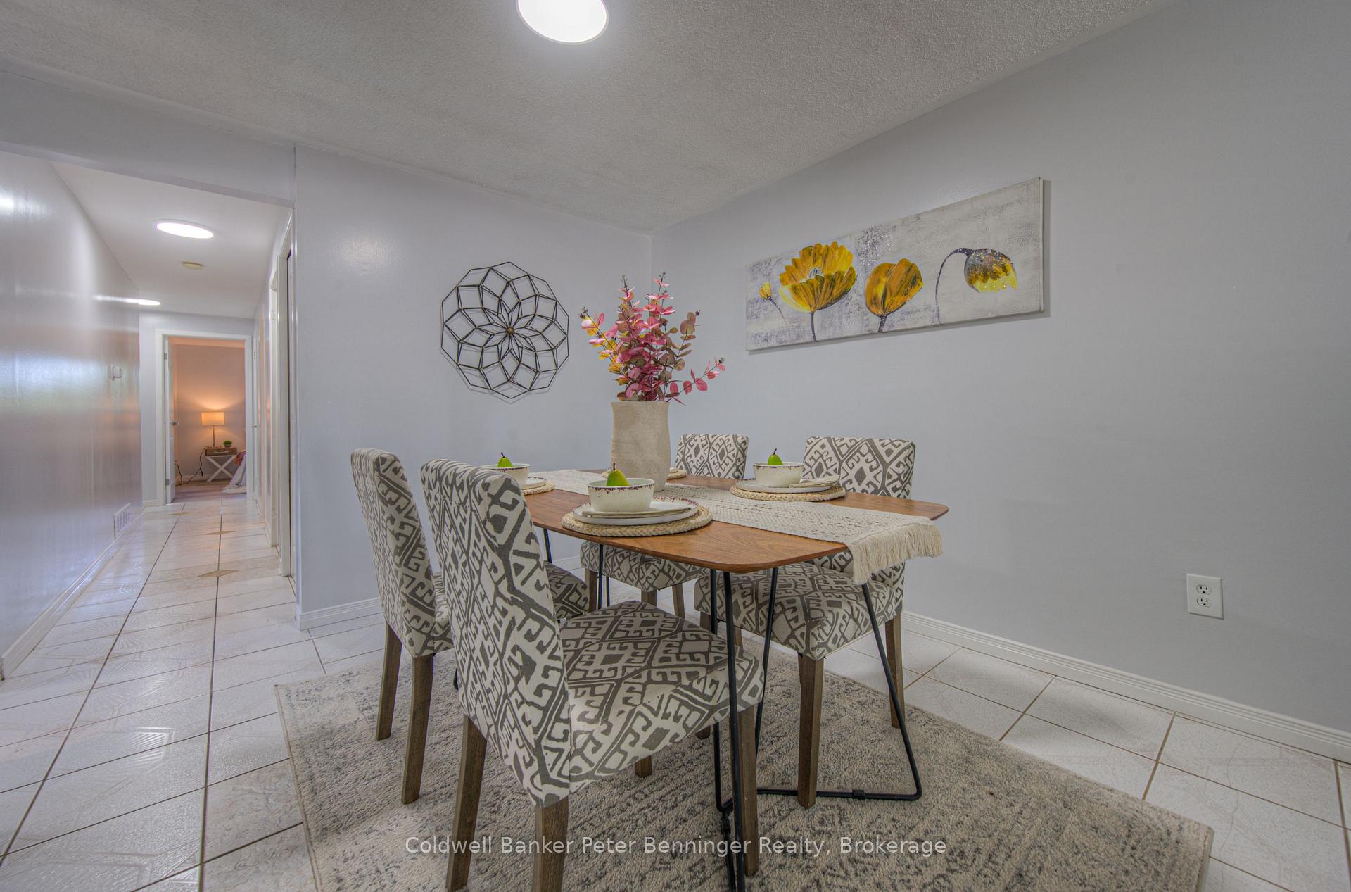 Photo 11 of 67 Dalegrove Drive, Kitchener — HOMEH