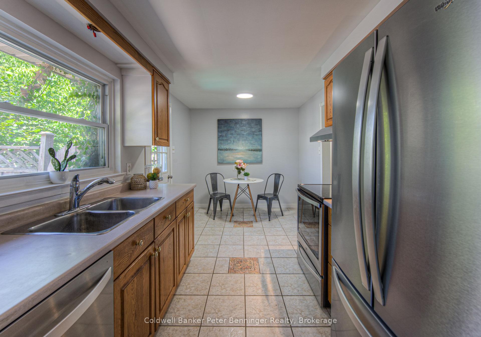 Photo 13 of 67 Dalegrove Drive, Kitchener — HOMEH