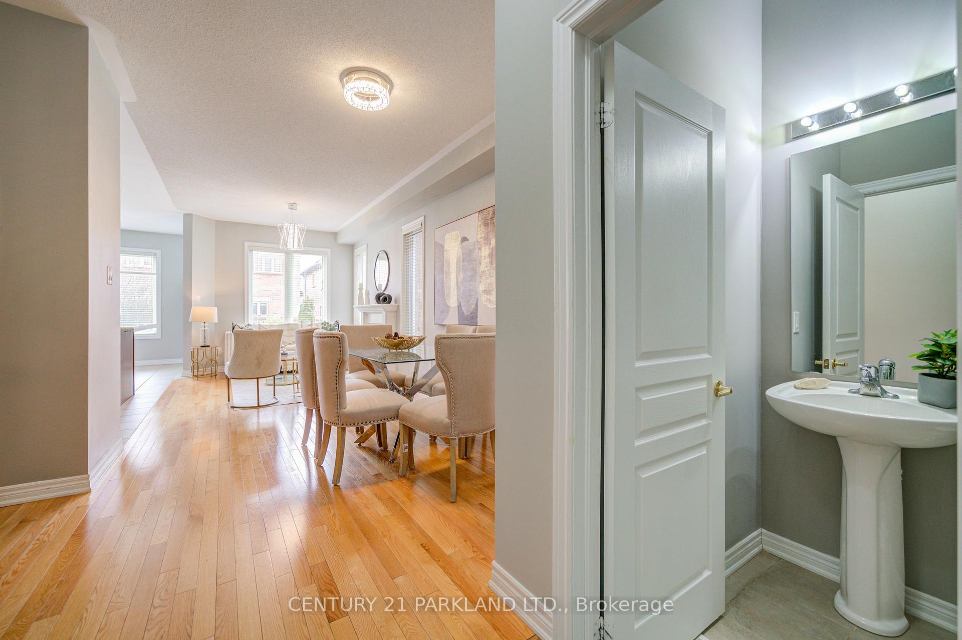 Photo 6 of 13 Turnhouse Crescent, Markham, Box Grove — HOMEH
