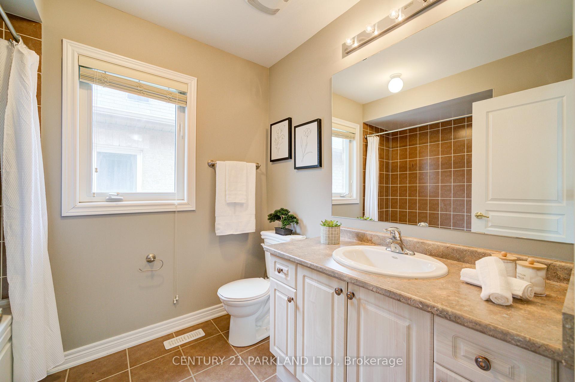 Photo 33 of 13 Turnhouse Crescent, Markham, Box Grove — HOMEH