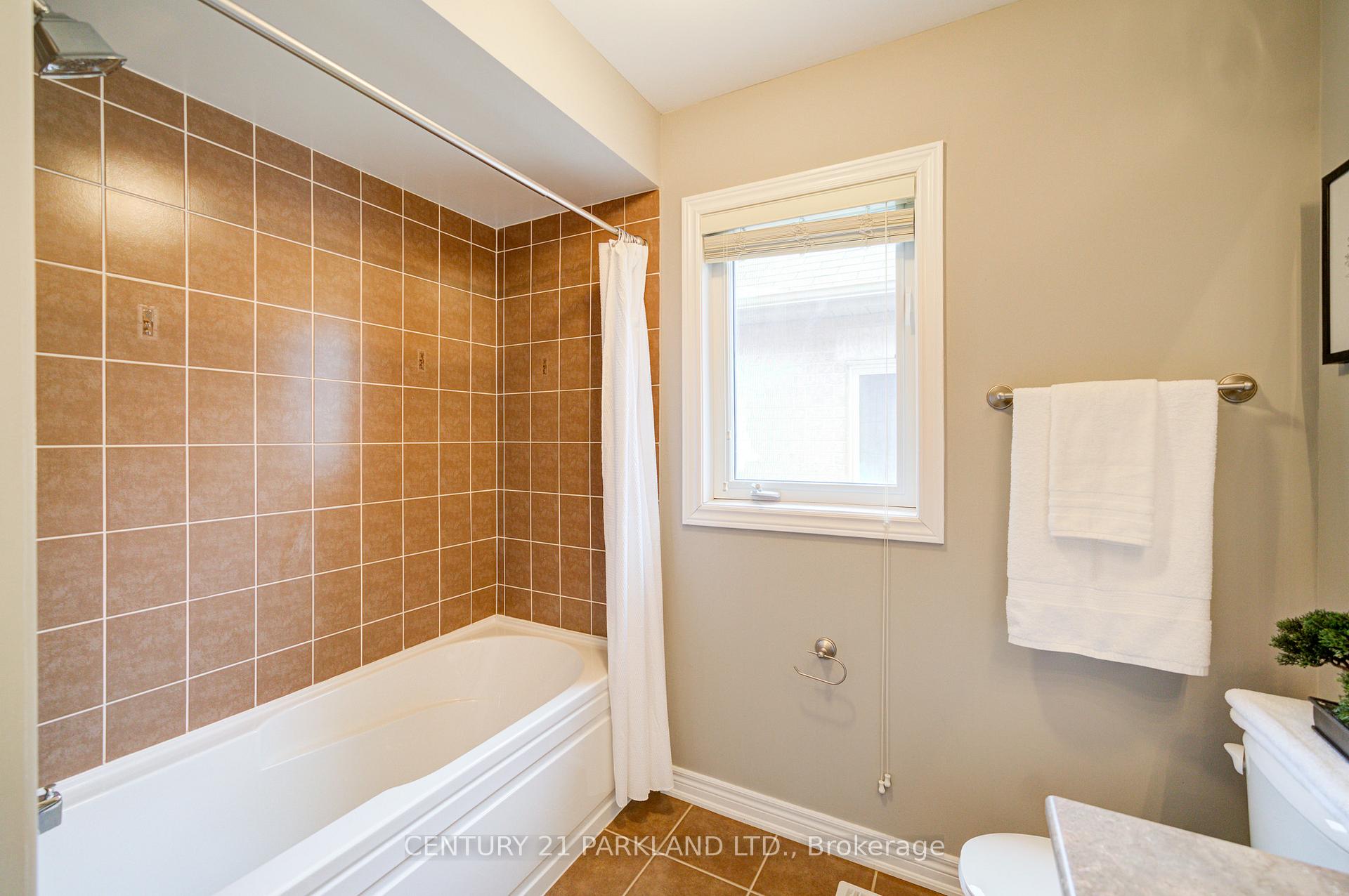 Photo 34 of 13 Turnhouse Crescent, Markham, Box Grove — HOMEH