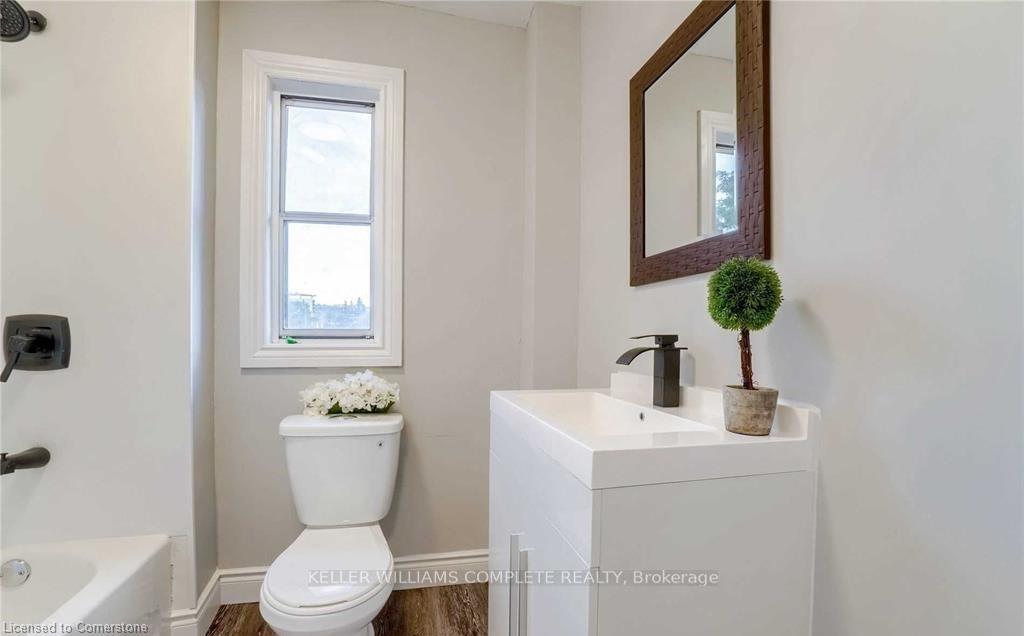 Photo 4 of Unit 2, 32 Lloyd Street, Hamilton, North End — HOMEH