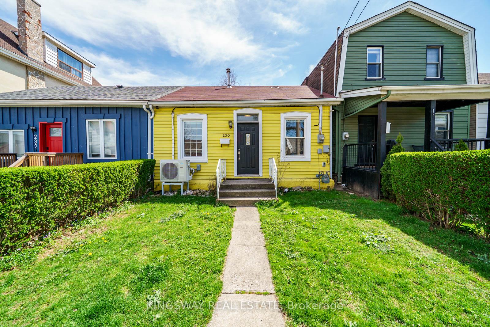 Photo 2 of 230 Emerald Street N, Hamilton, Landsdale — HOMEH