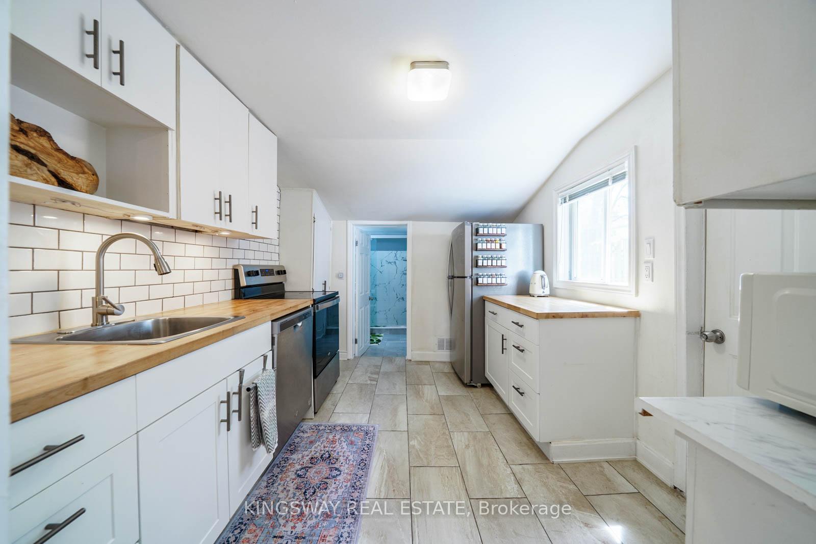 Photo 15 of 230 Emerald Street N, Hamilton, Landsdale — HOMEH