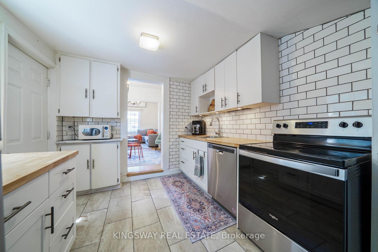 Photo 18 of 230 Emerald Street N, Hamilton, Landsdale — HOMEH