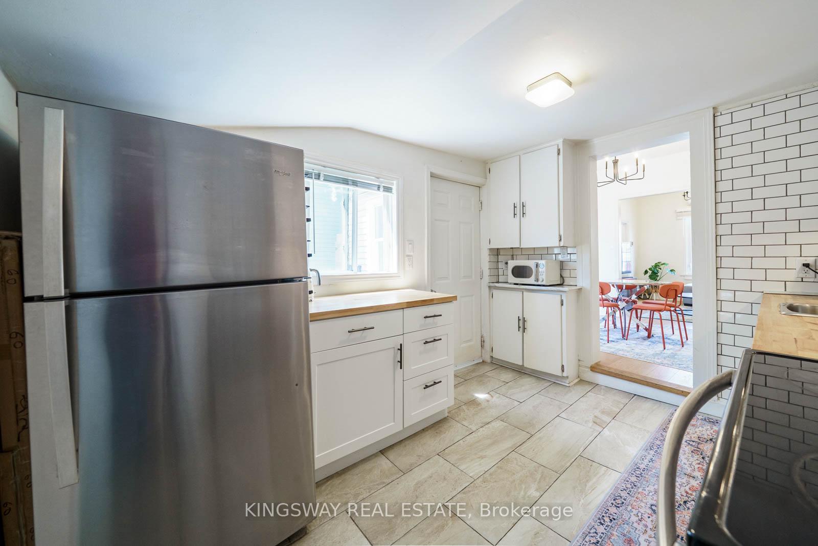 Photo 19 of 230 Emerald Street N, Hamilton, Landsdale — HOMEH
