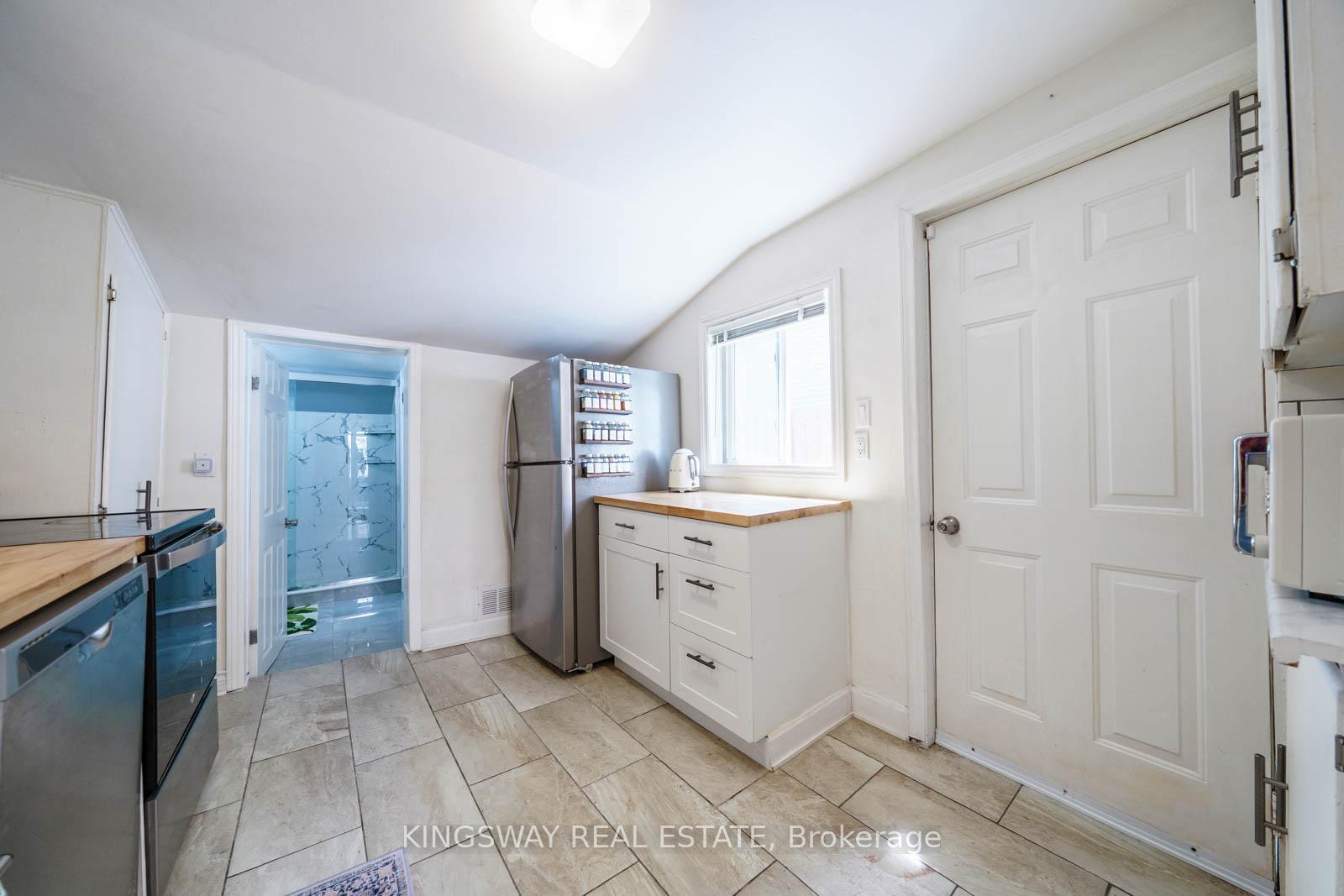 Photo 21 of 230 Emerald Street N, Hamilton, Landsdale — HOMEH