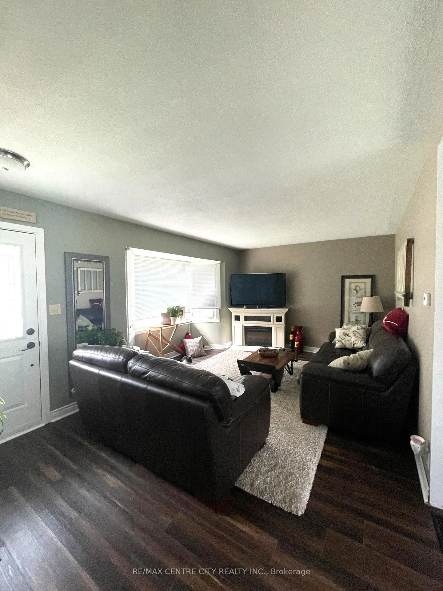 Photo 2 of 91 Clarence Street, Strathroy-Caradoc, SE — HOMEH