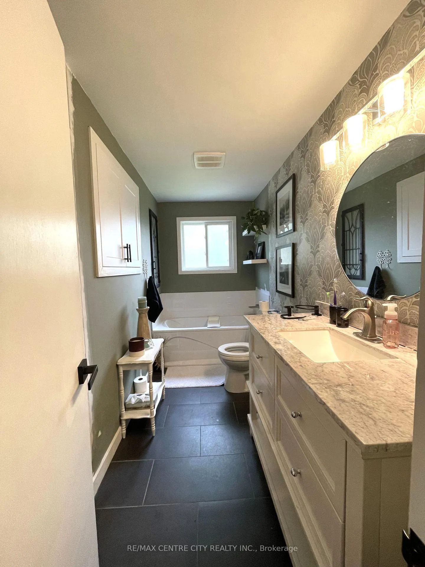 Photo 10 of 91 Clarence Street, Strathroy-Caradoc, SE — HOMEH