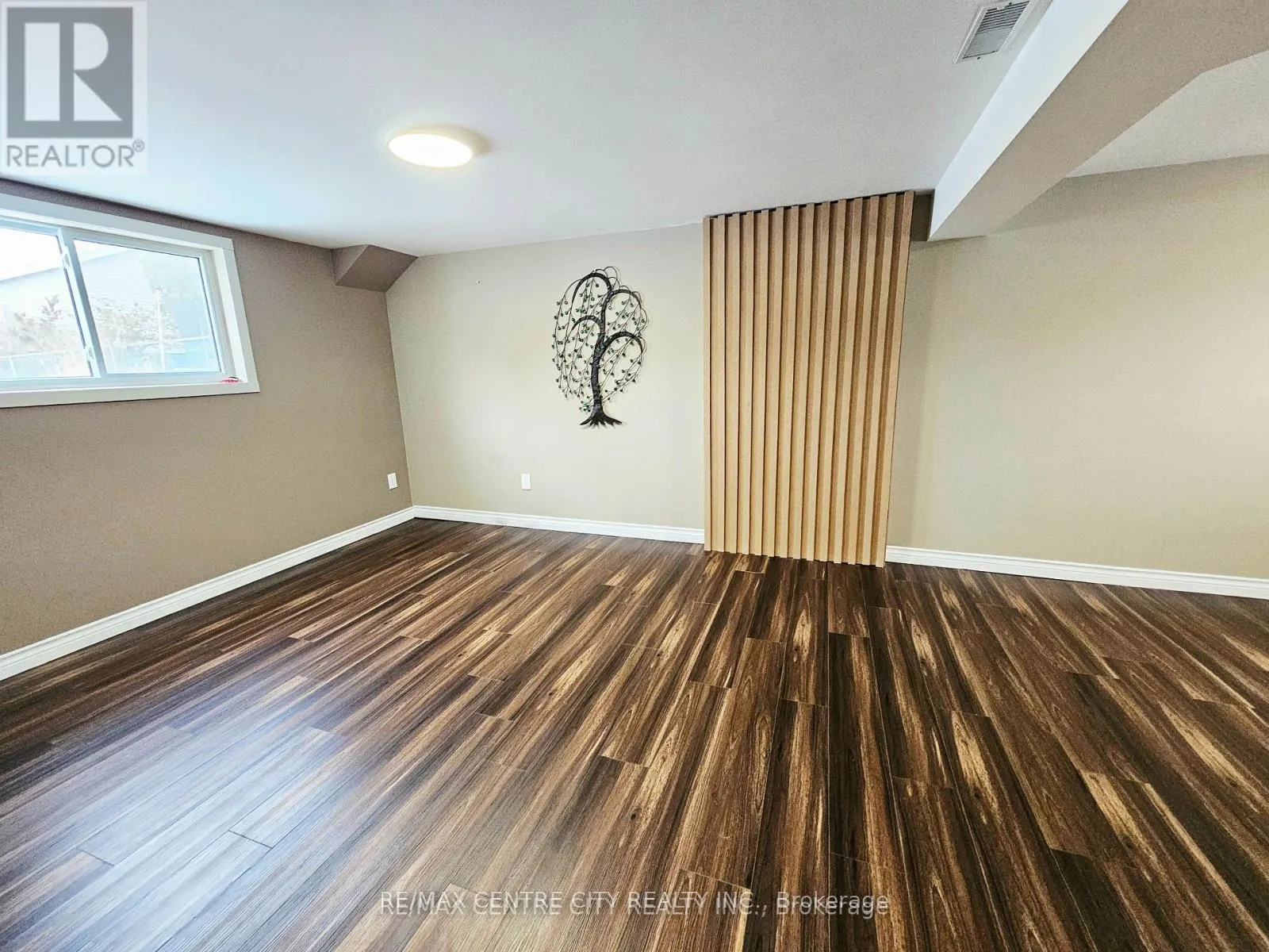 Photo 18 of 91 Clarence Street, Strathroy-Caradoc, SE — HOMEH